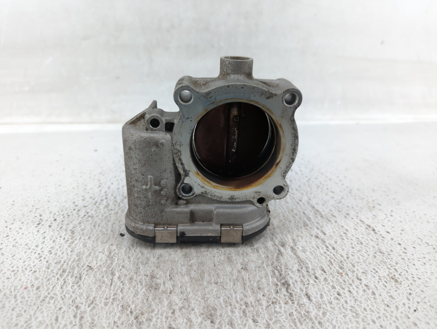 2014-2017 Volkswagen Passat Throttle Body P/N:06K 133 062 D 06K 133 062 E Fits Fits 2014 2015 2016 2017 OEM Used Auto Parts 