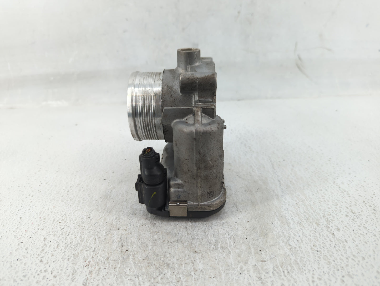 2014-2017 Volkswagen Passat Throttle Body P/N:06K 133 062 E Fits Fits 2014 2015 2016 2017 OEM Used Auto Parts - Oemusedautop