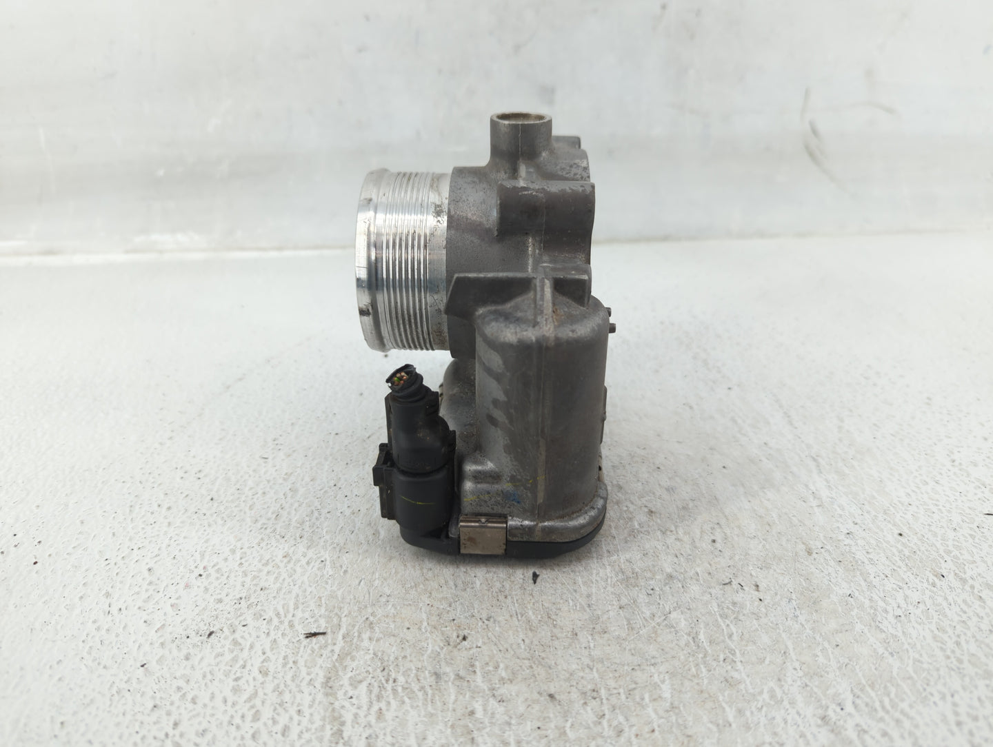 2014-2017 Volkswagen Passat Throttle Body P/N:06K 133 062 E Fits Fits 2014 2015 2016 2017 OEM Used Auto Parts - Oemusedautop