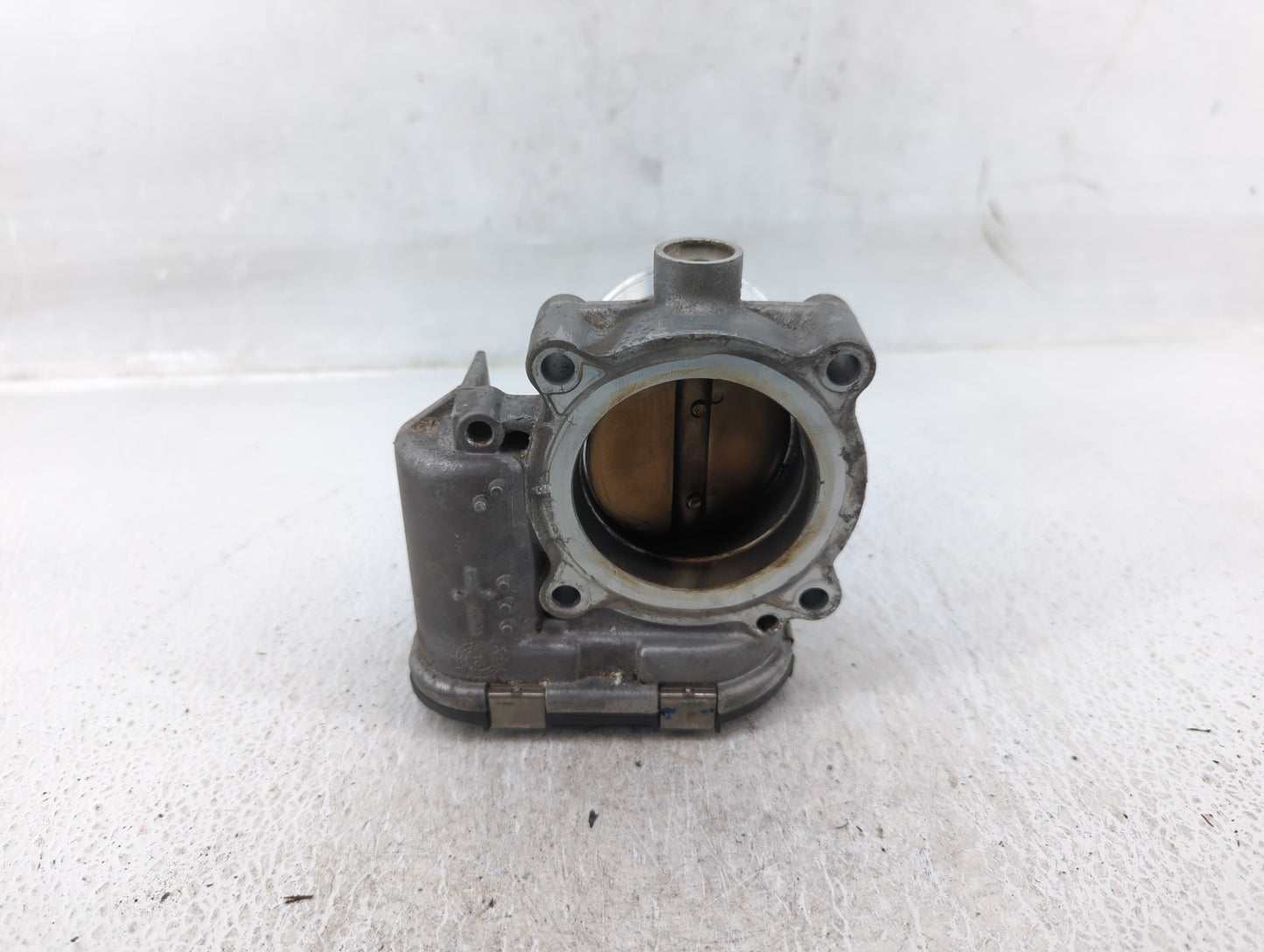 2014-2017 Volkswagen Passat Throttle Body P/N:06K 133 062 E Fits Fits 2014 2015 2016 2017 OEM Used Auto Parts - Oemusedautop