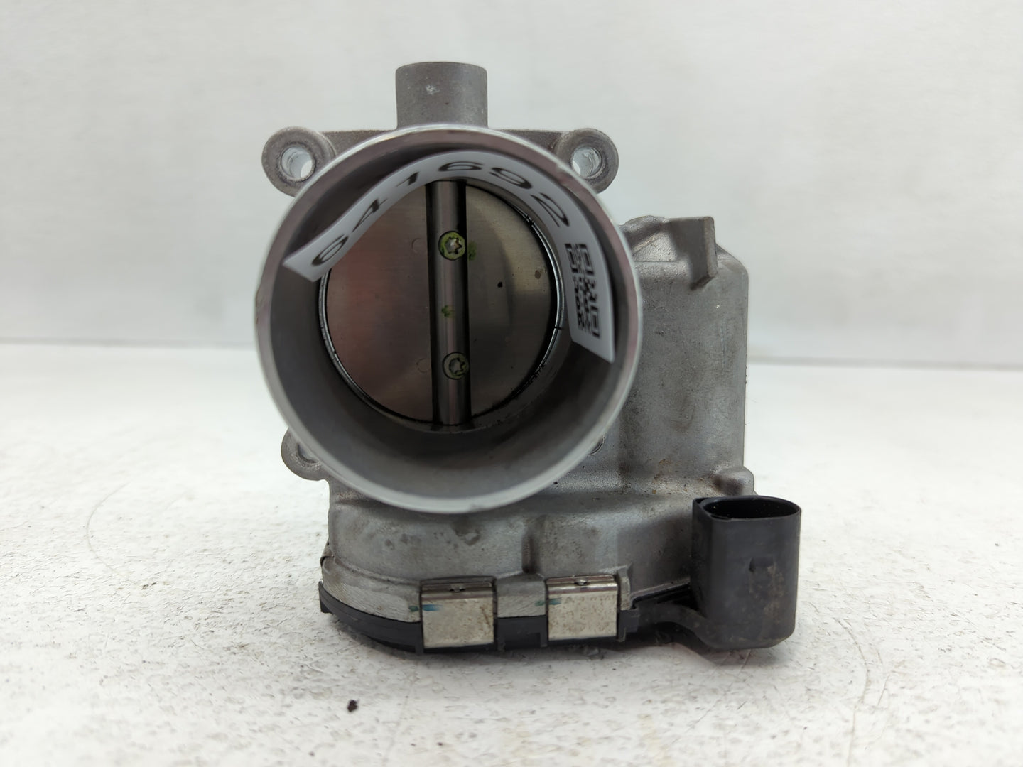 2014-2017 Volkswagen Passat Throttle Body P/N:06K 133 062 AA Fits Fits 2014 2015 2016 2017 OEM Used Auto Parts - Oemusedauto