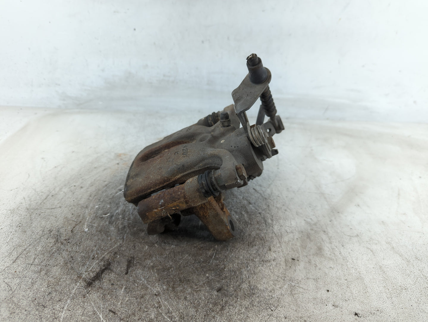 2015-2020 Volkswagen Passat Front Passenger Right Brake Caliper 699954 - Oemusedautoparts1.com