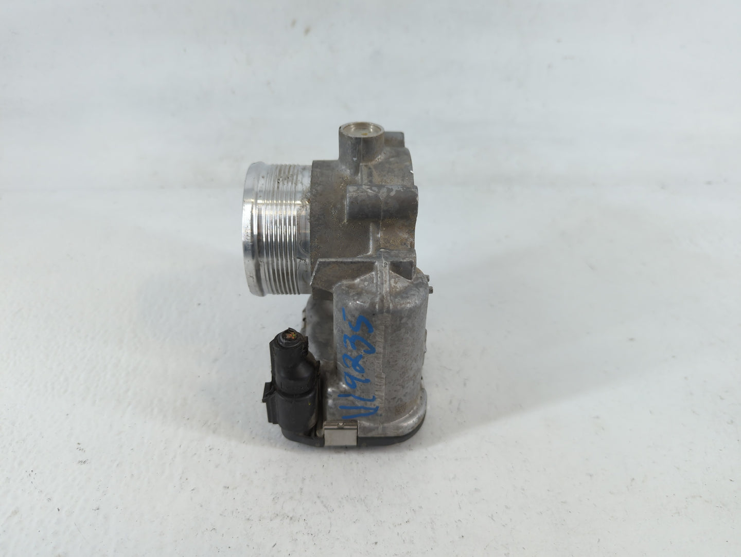 2014-2017 Volkswagen Passat Throttle Body P/N:06K 133 062 AA Fits Fits 2014 2015 2016 2017 OEM Used Auto Parts - Oemusedauto