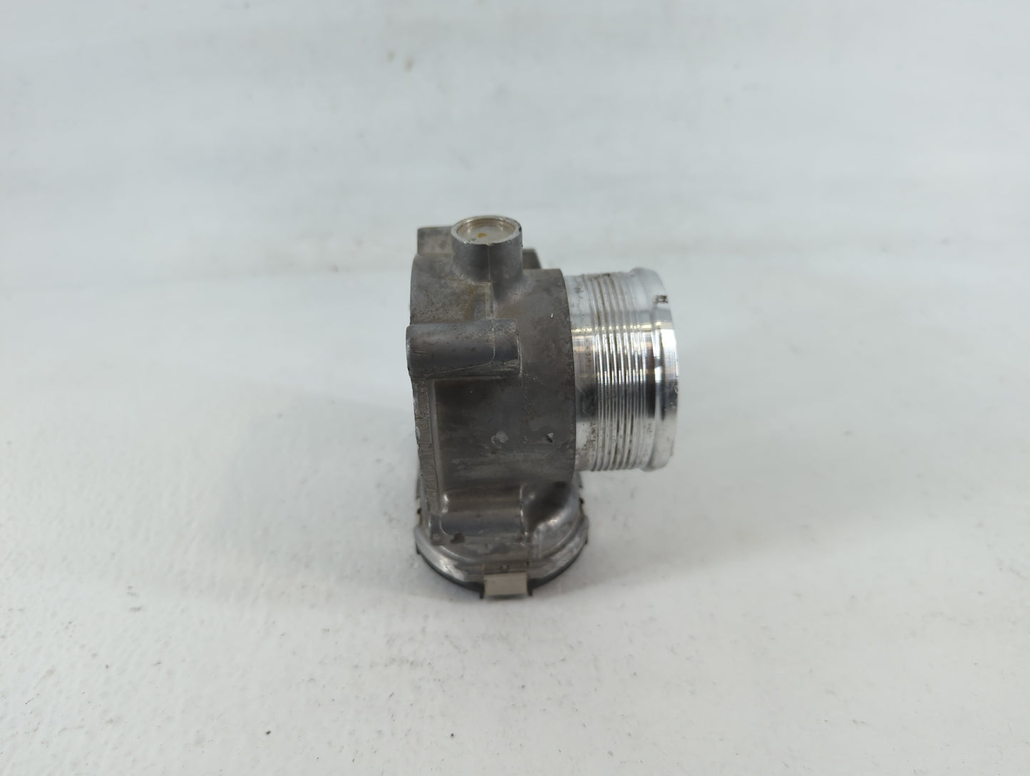 2014-2017 Volkswagen Passat Throttle Body P/N:06K 133 062 AA Fits Fits 2014 2015 2016 2017 OEM Used Auto Parts - Oemusedauto