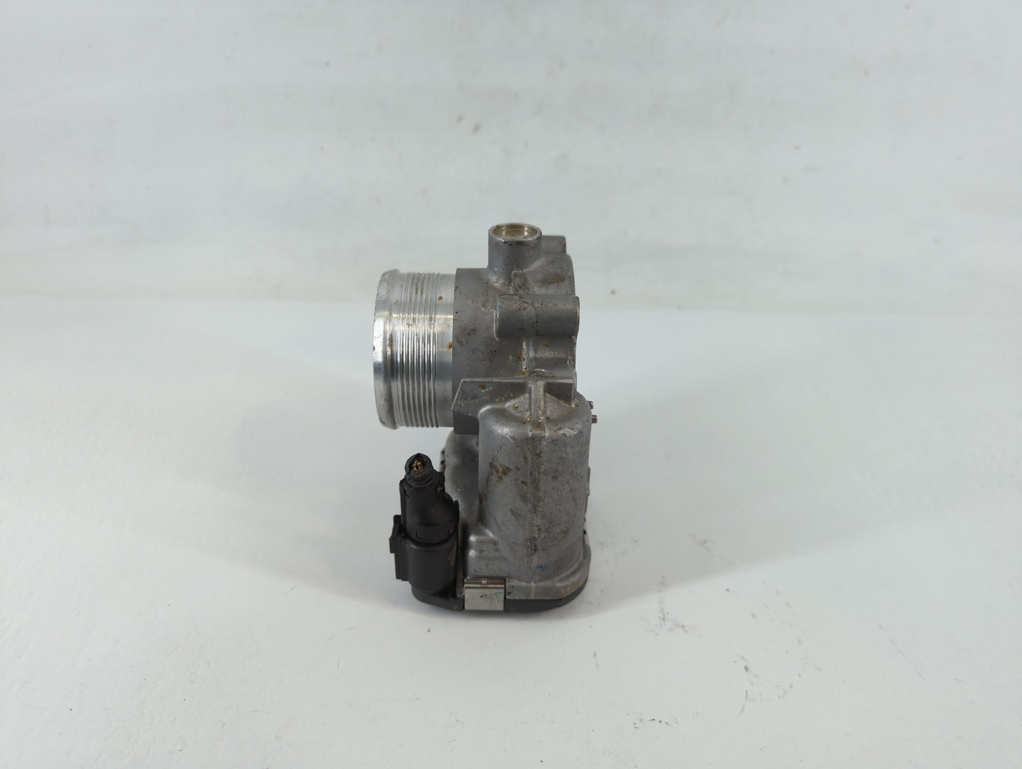 2014-2017 Volkswagen Passat Throttle Body P/N:06K 133 062 AA Fits Fits 2014 2015 2016 2017 OEM Used Auto Parts - Oemusedauto