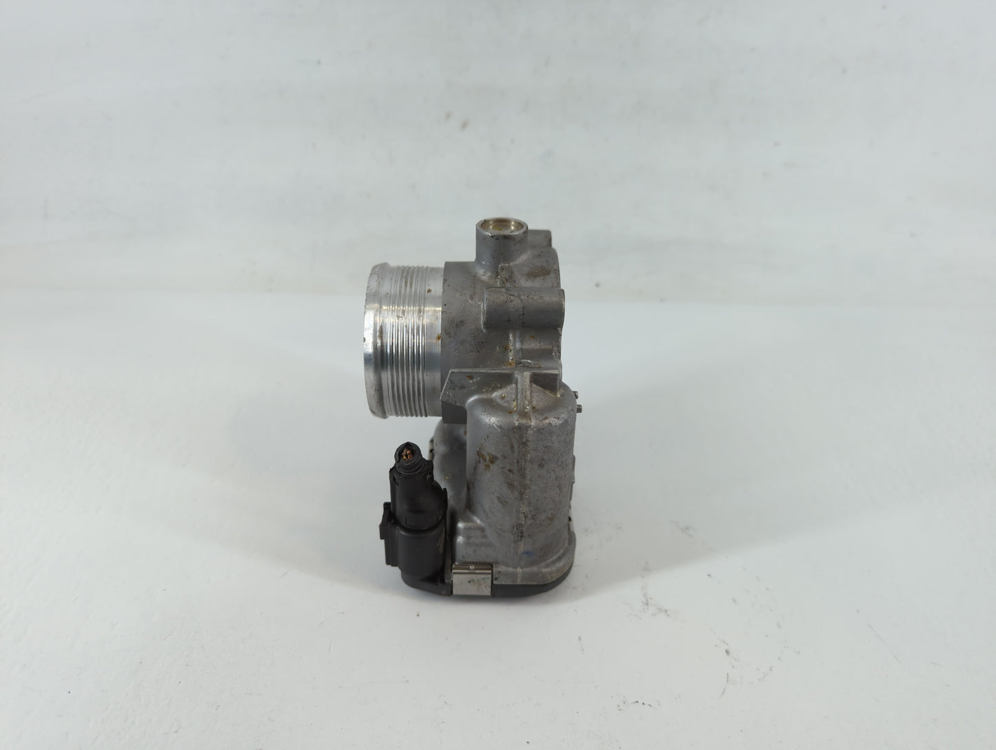 2014-2017 Volkswagen Passat Throttle Body P/N:06K 133 062 AA Fits Fits 2014 2015 2016 2017 OEM Used Auto Parts - Oemusedauto