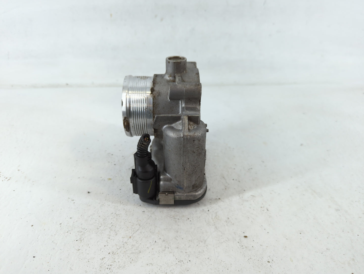 2014-2017 Volkswagen Passat Throttle Body P/N:06K 133 062 E Fits Fits 2014 2015 2016 2017 OEM Used Auto Parts - Oemusedautop