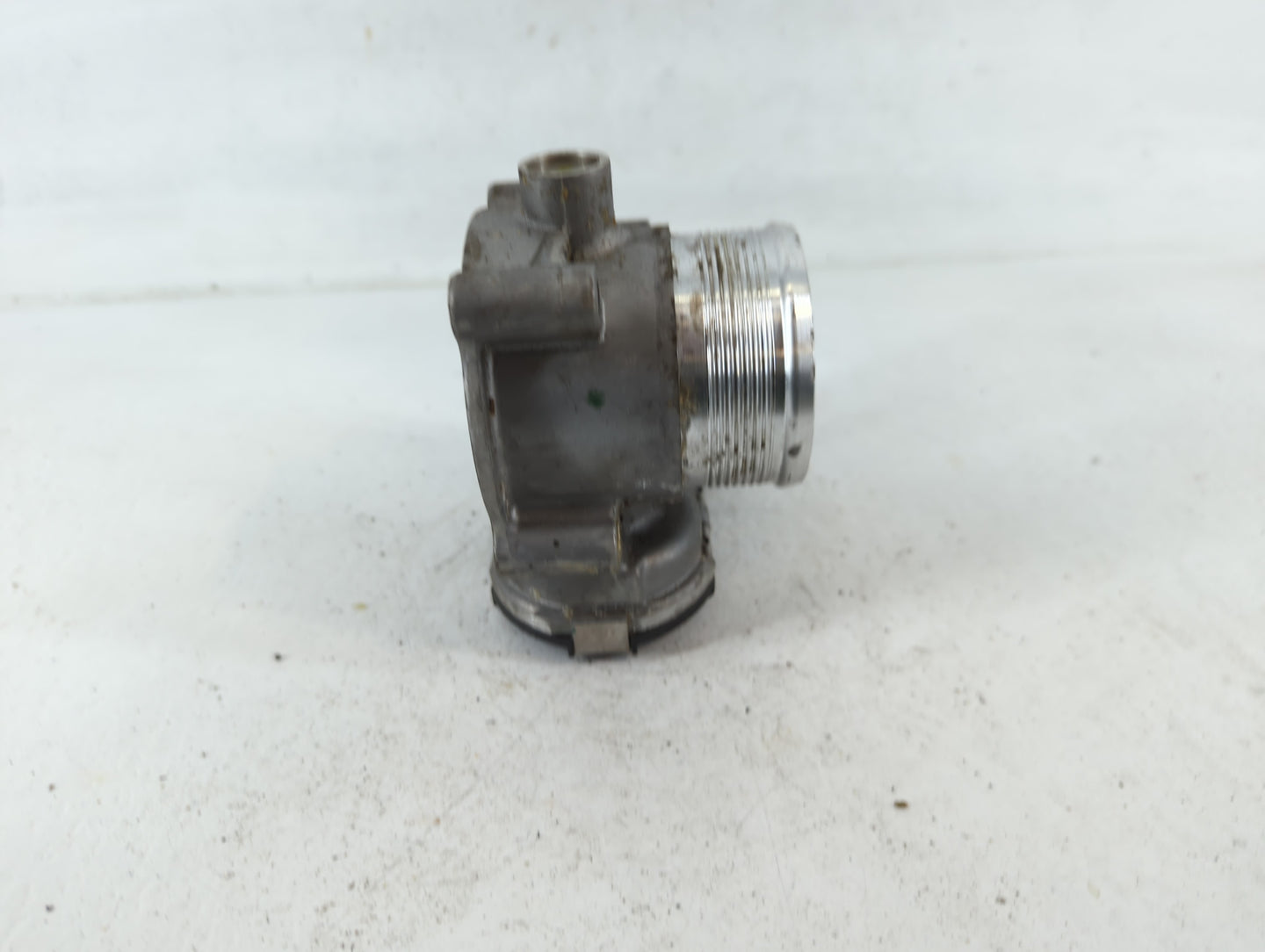 2014-2017 Volkswagen Passat Throttle Body P/N:06K 133 062 E Fits Fits 2014 2015 2016 2017 OEM Used Auto Parts - Oemusedautop