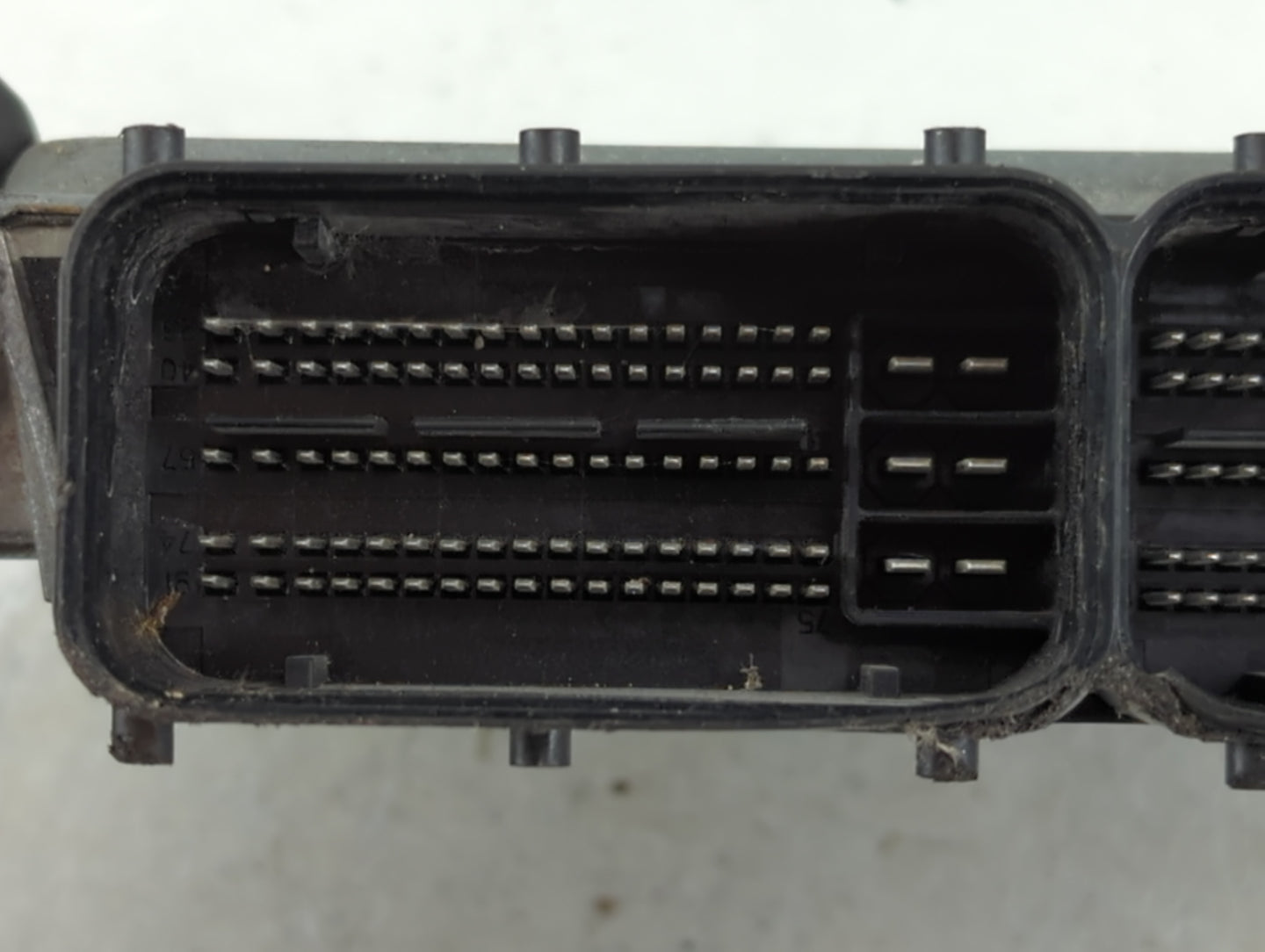 2017 Volkswagen Passat PCM Engine Control Computer ECU ECM PCU OEM P/N:06K 907 425 C Fits OEM Used Auto Parts - Oemusedautop