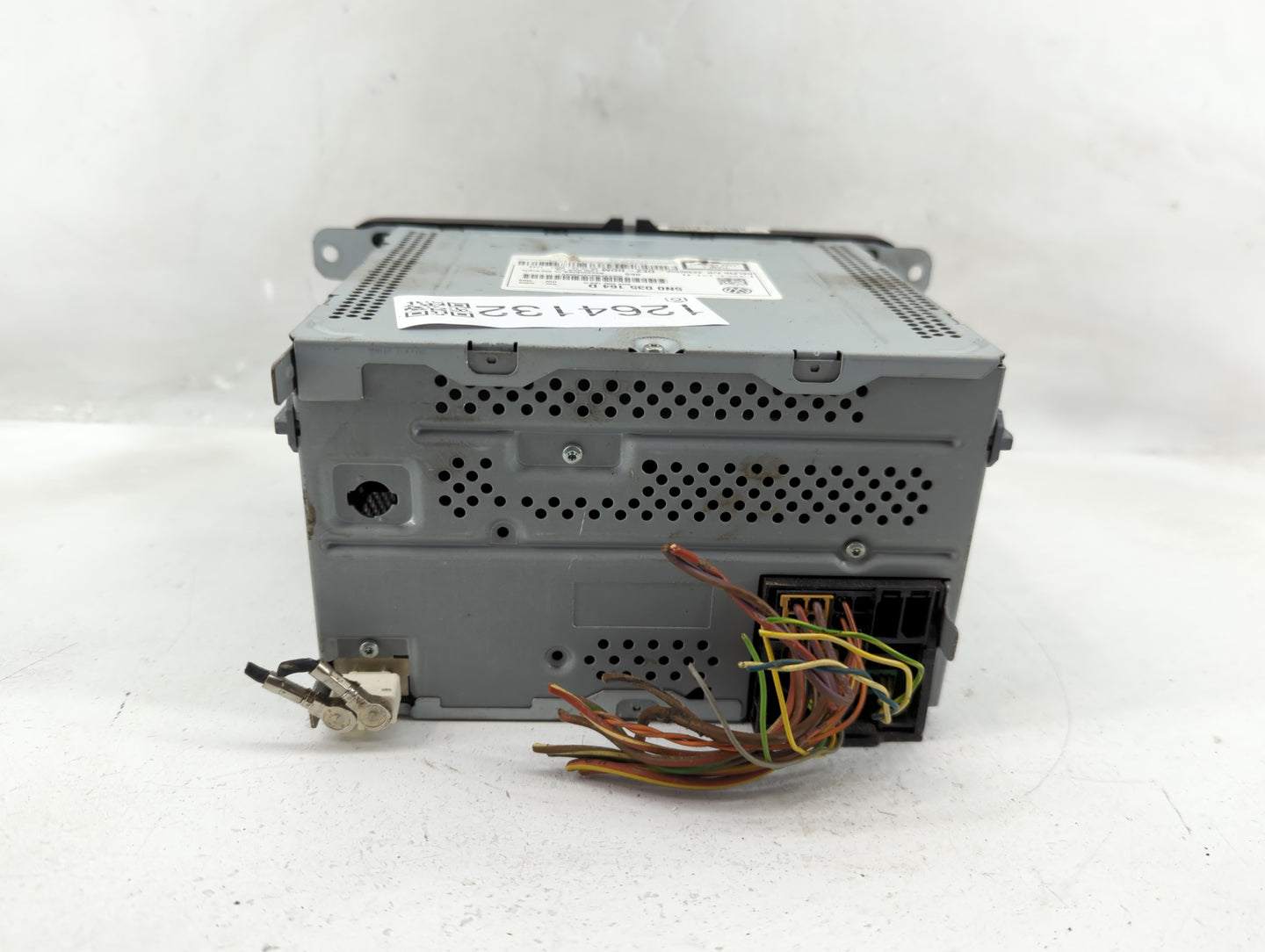 2009-2017 Volkswagen Tiguan Radio AM FM Cd Player Receiver Replacement P/N:5N0 035 164 D Fits OEM Used Auto Parts - Oemuseda