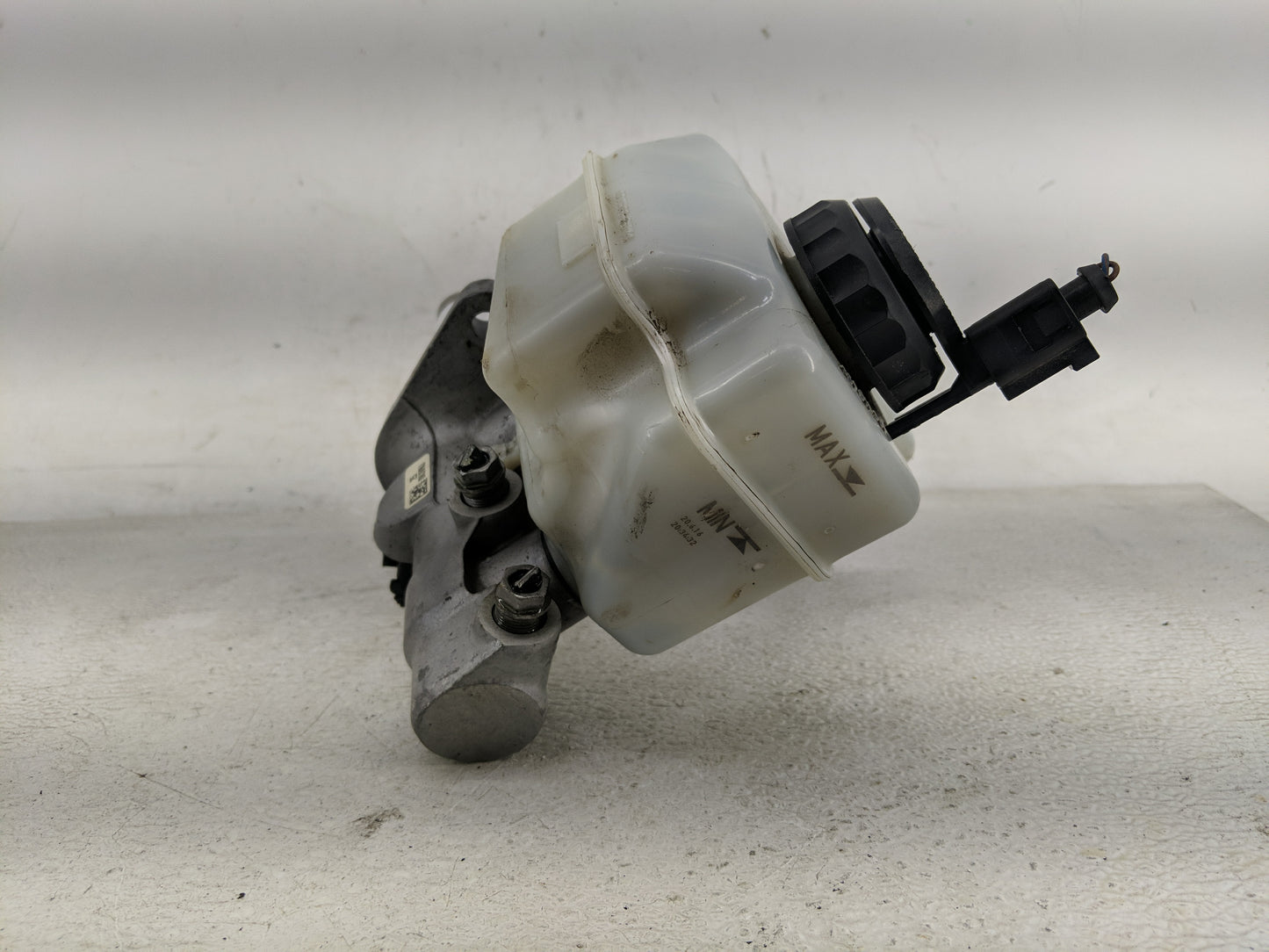 Volkswagen Tiguan Power Brake Booster Oem 1290094 - Oemusedautoparts1.com