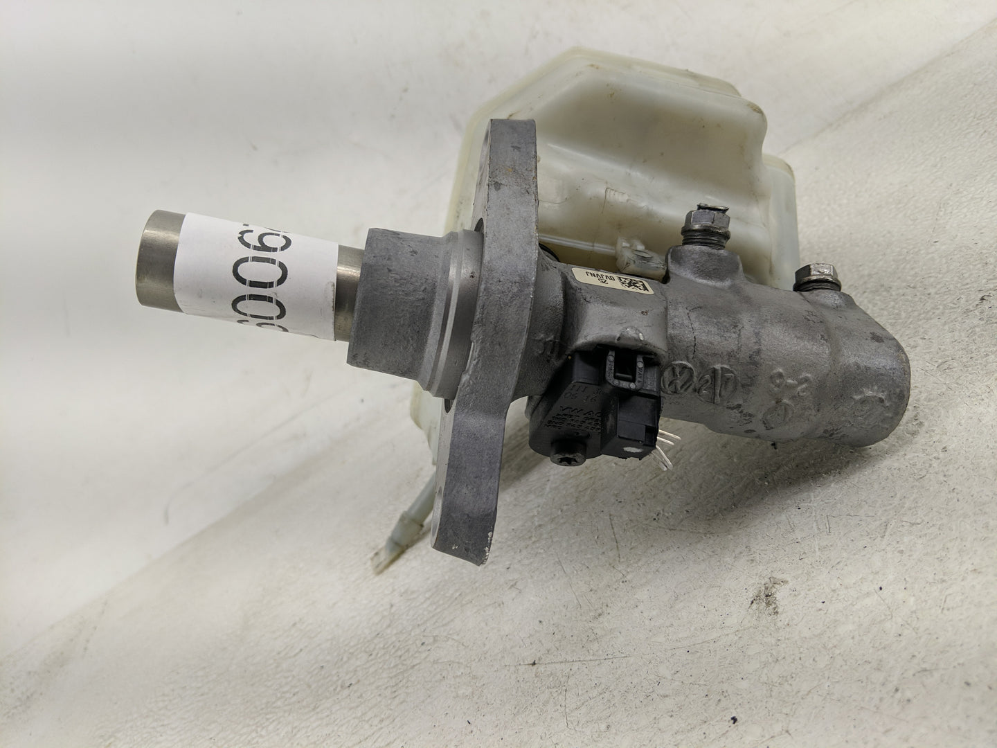 Volkswagen Tiguan Power Brake Booster Oem 1290094 - Oemusedautoparts1.com