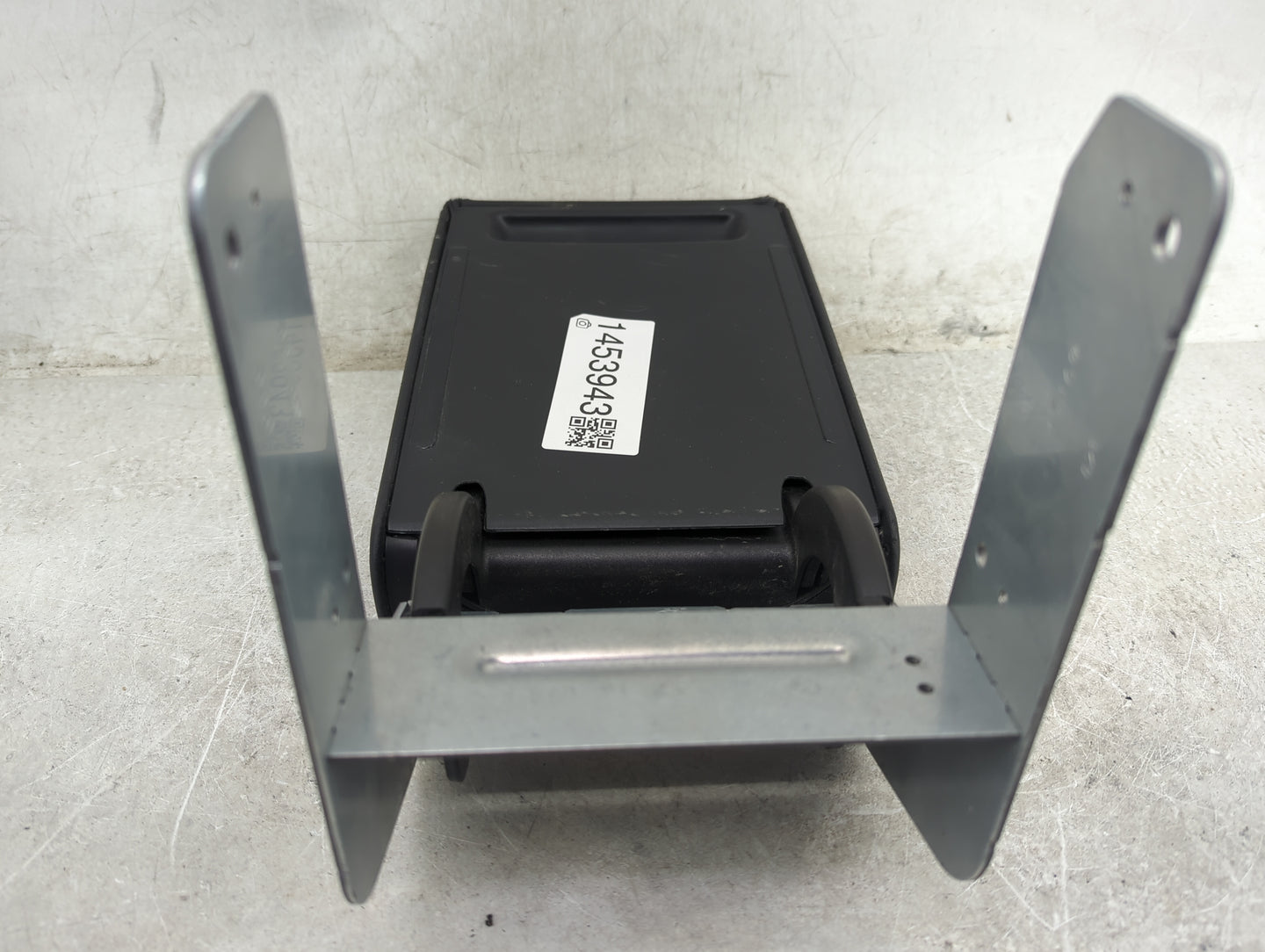 2017 Volkswagen Tiguan Center Console Armrest Cover Lid Fits OEM Used Auto Parts - Oemusedautoparts1.com