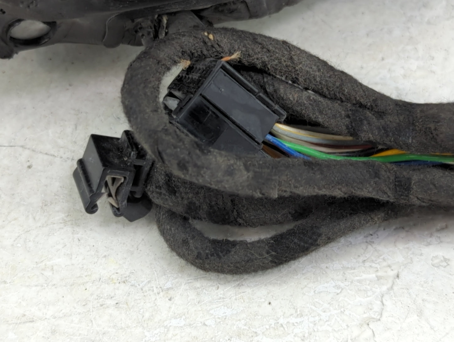 2009-2018 Volkswagen Tiguan Driver Side View Mirror - Left Door Mirror OEM Used - Oemusedautoparts1.com