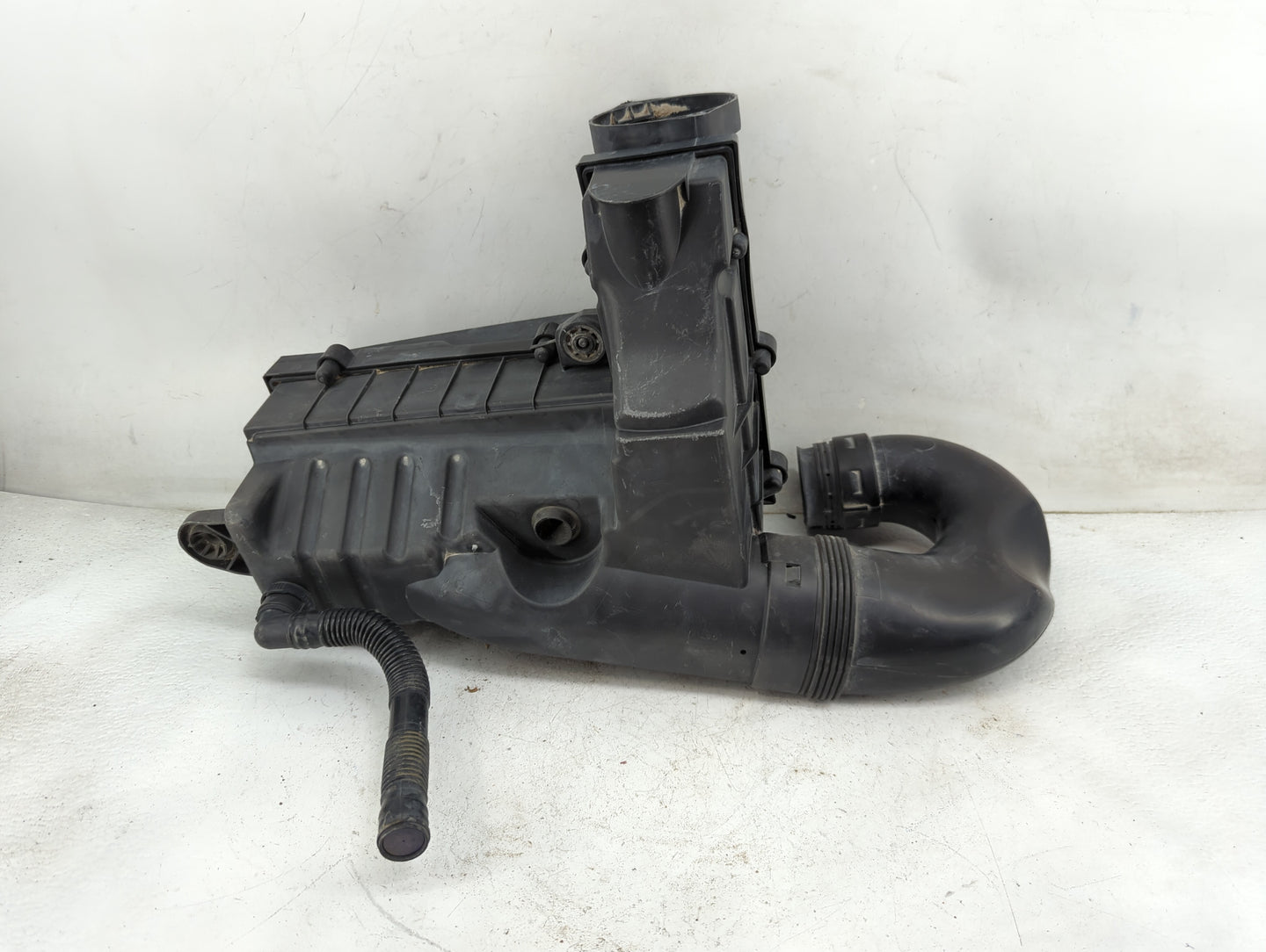 2009-2018 Volkswagen Tiguan Air Cleaner Intake-duct Hose Tube 1460087 - Oemusedautoparts1.com