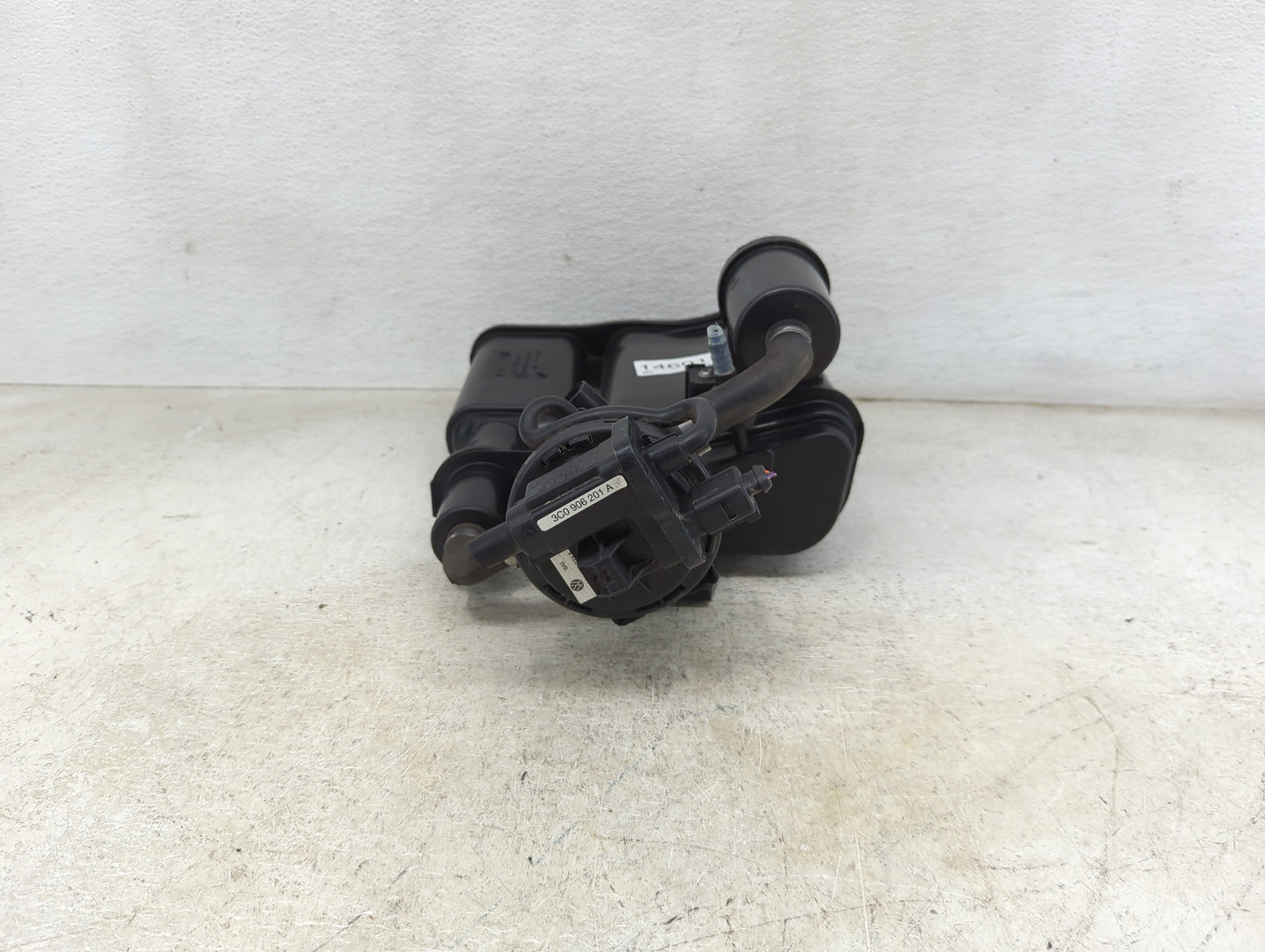 2017 Volkswagen Tiguan Fuel Vapor Charcoal Canister - Oemusedautoparts1.com