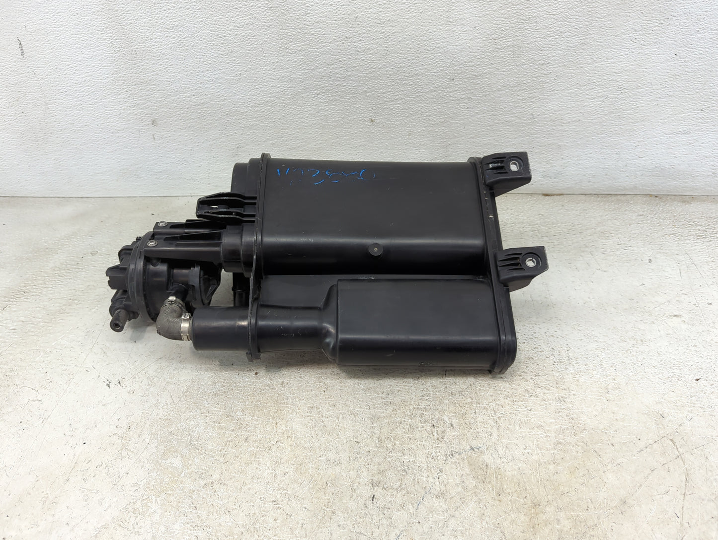 2017 Volkswagen Tiguan Fuel Vapor Charcoal Canister - Oemusedautoparts1.com