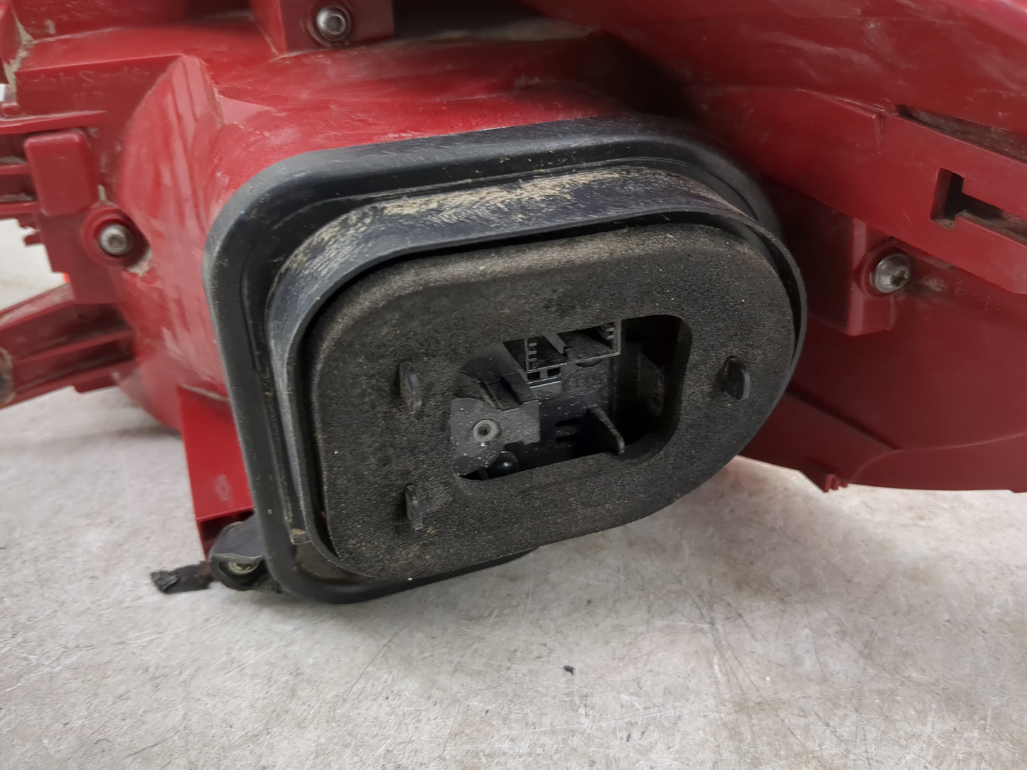 2012-2018 Volkswagen Tiguan Tail Light Assembly Driver Left OEM Fits Fits 2012 2013 2014 2015 2016 2017 2018 OEM Used Auto P