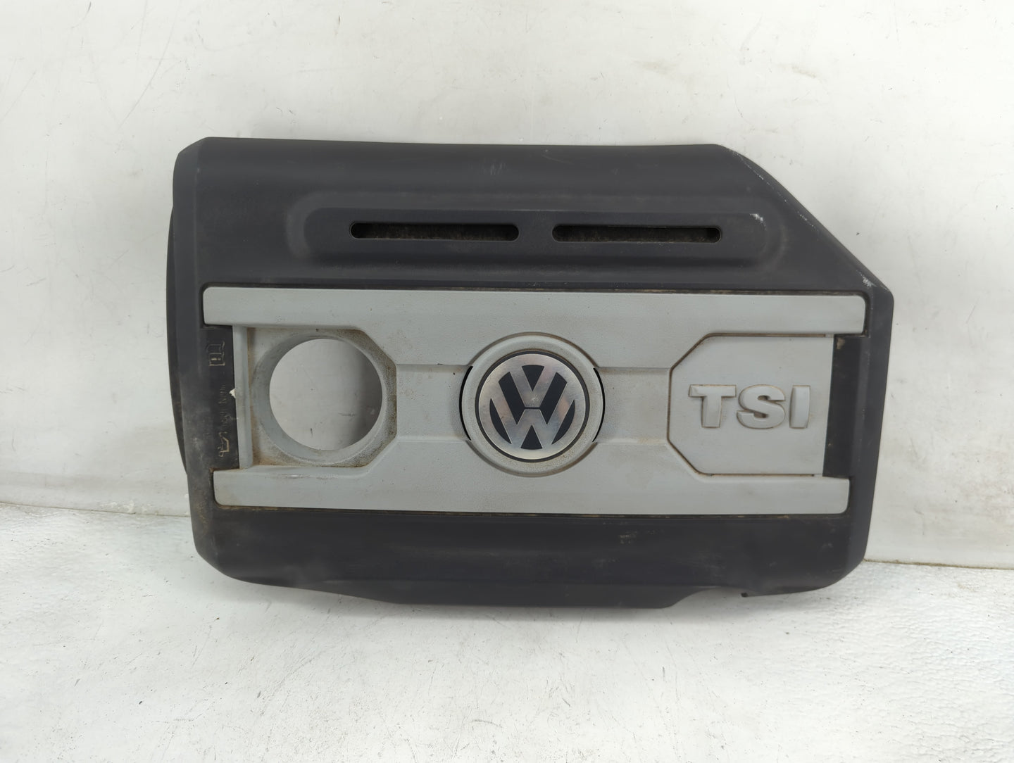 2017 Volkswagen Tiguan Engine Cover Black - Oemusedautoparts1.com
