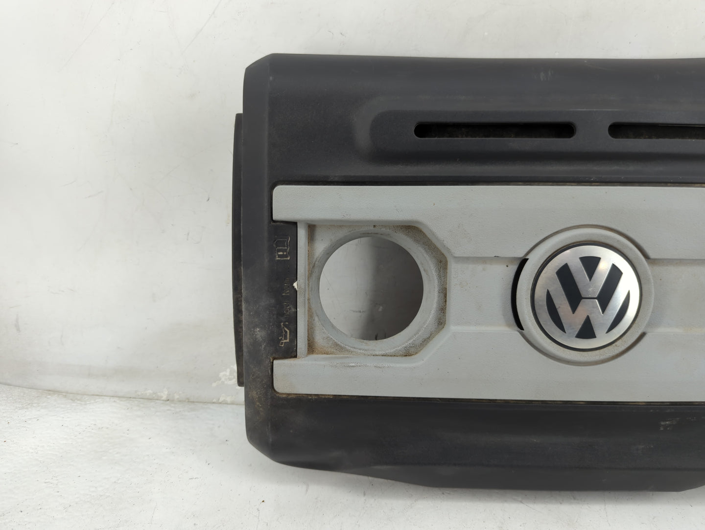2017 Volkswagen Tiguan Engine Cover Black - Oemusedautoparts1.com