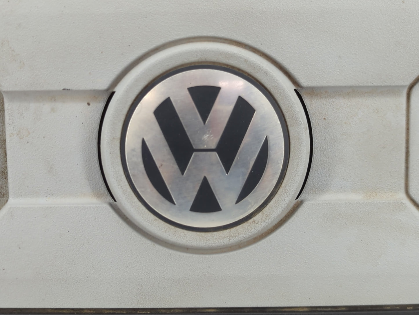 2017 Volkswagen Tiguan Engine Cover Black - Oemusedautoparts1.com