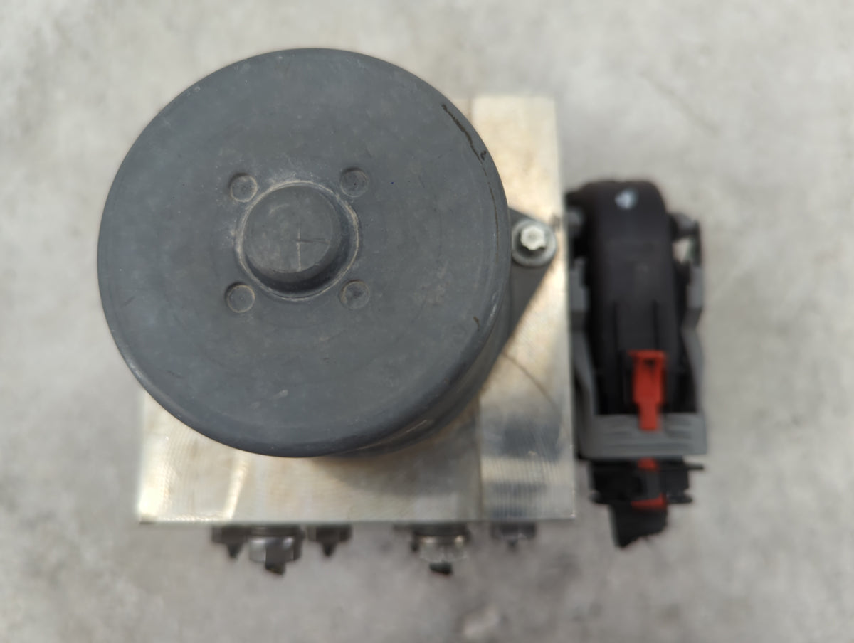 2015-2018 Volkswagen Tiguan ABS Pump Control Module Replacement P/N:5N0 614 109 CH Fits Fits 2015 2016 2017 2018 OEM Used Au