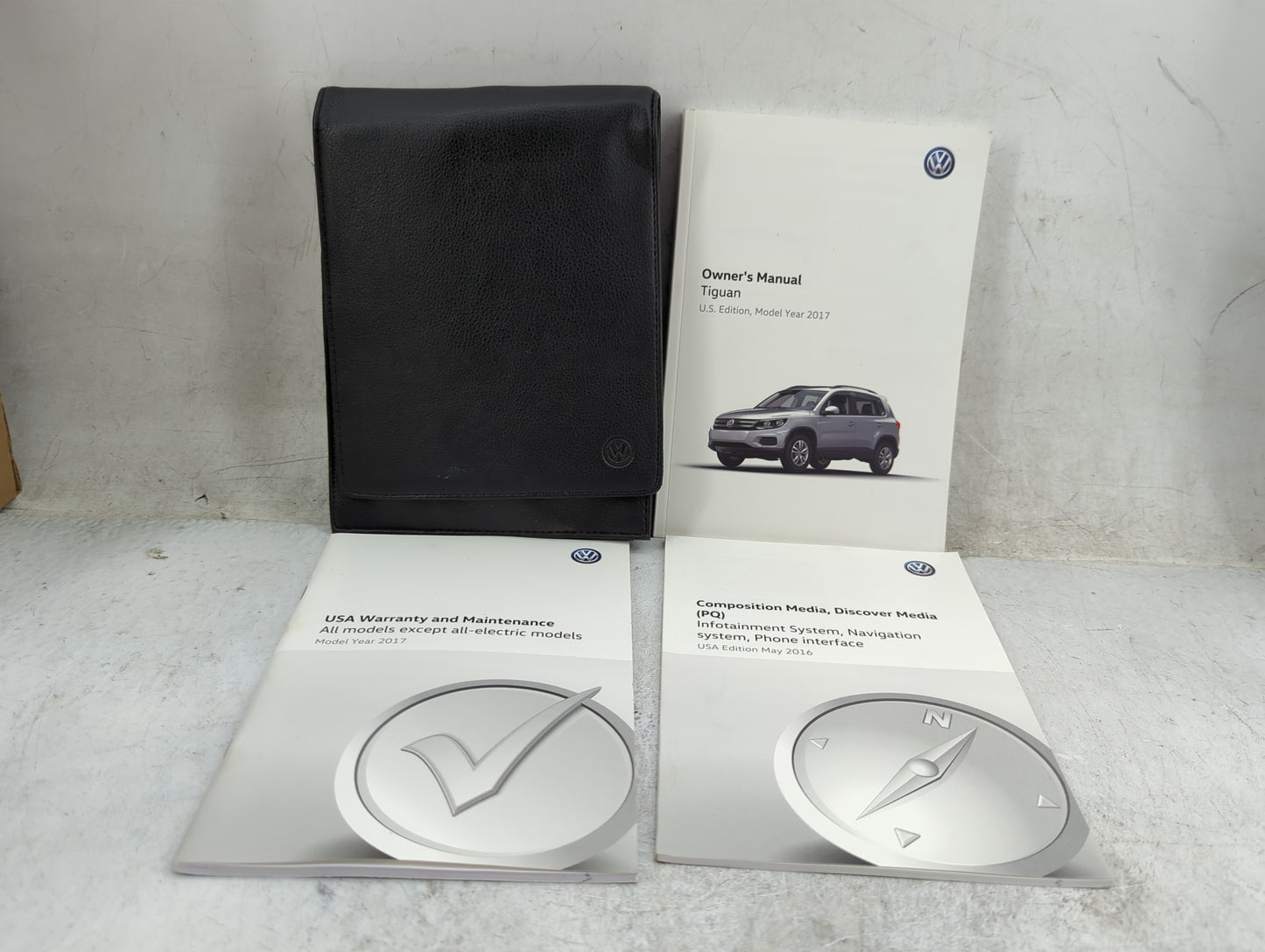 2017 Volkswagen Tiguan Owners Manual Book Guide P/N:5N0012723BC OEM Used Auto Parts - Oemusedautoparts1.com