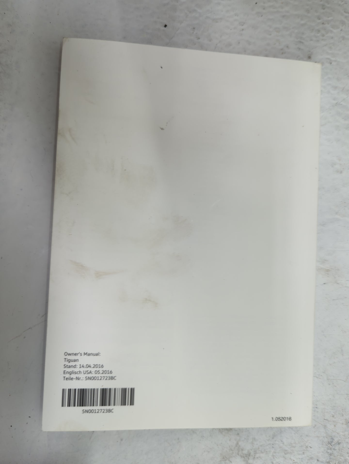 2017 Volkswagen Tiguan Owners Manual Book Guide P/N:5N0012723BC OEM Used Auto Parts - Oemusedautoparts1.com