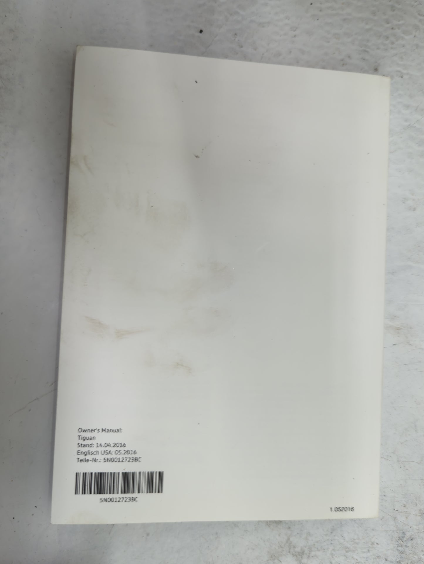 2017 Volkswagen Tiguan Owners Manual Book Guide P/N:5N0012723BC OEM Used Auto Parts - Oemusedautoparts1.com