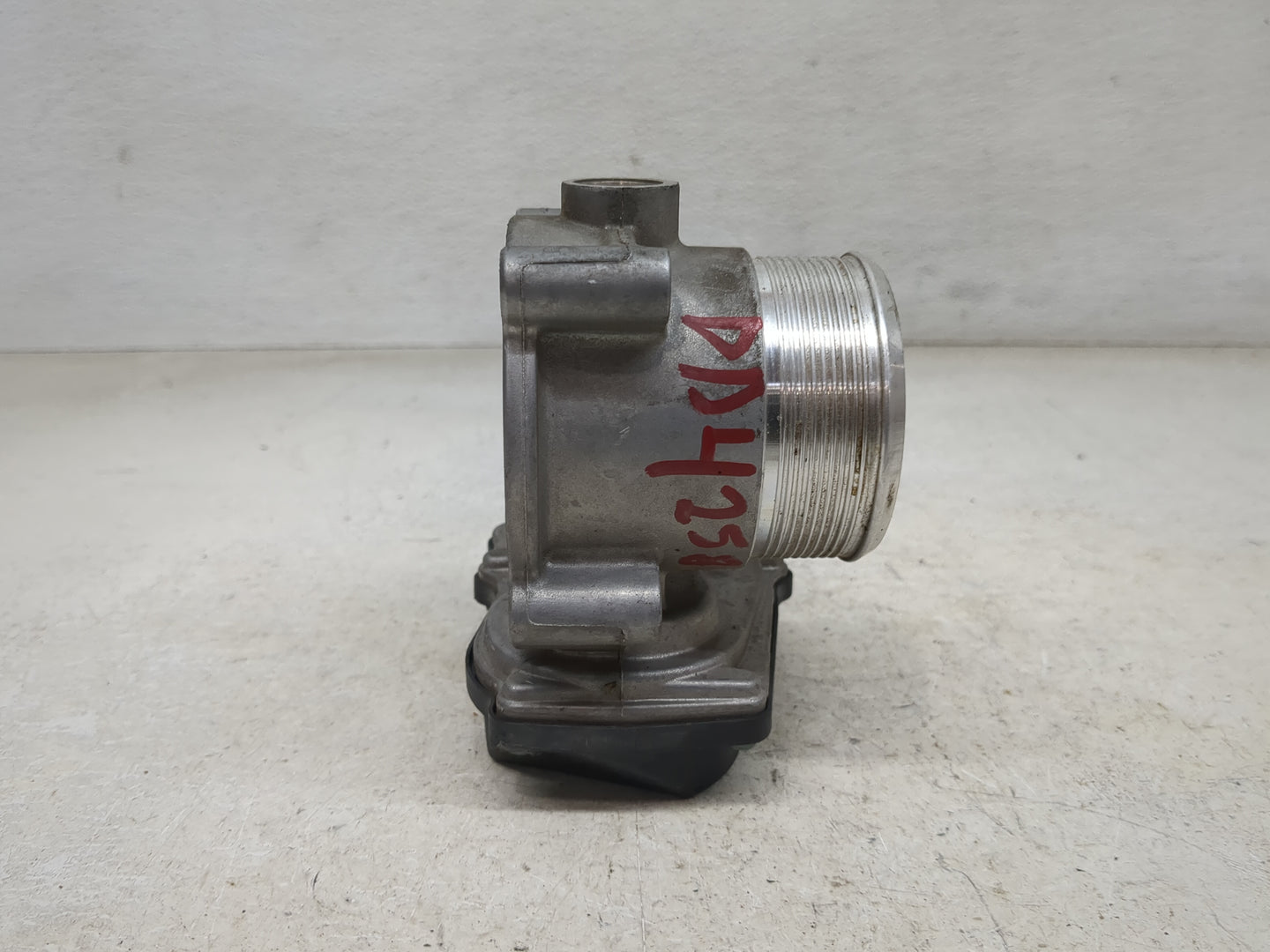 2009-2018 Volkswagen Tiguan Throttle Body P/N:06F133062T A2C82494100 Fits OEM Used Auto Parts - Oemusedautoparts1.com