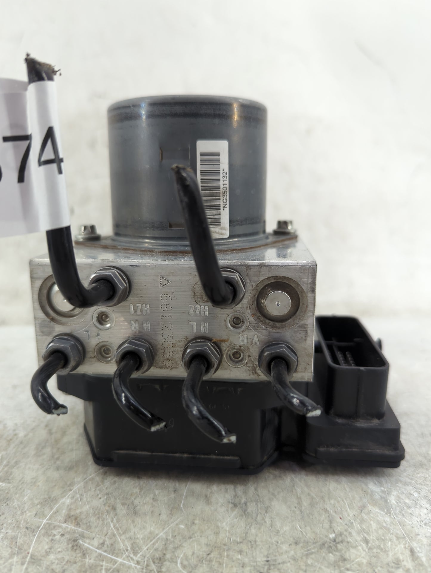 2015-2018 Volkswagen Tiguan ABS Pump Control Module Replacement P/N:5N0614109BN 10098107AA Fits Fits 2015 2016 2017 2018 OEM