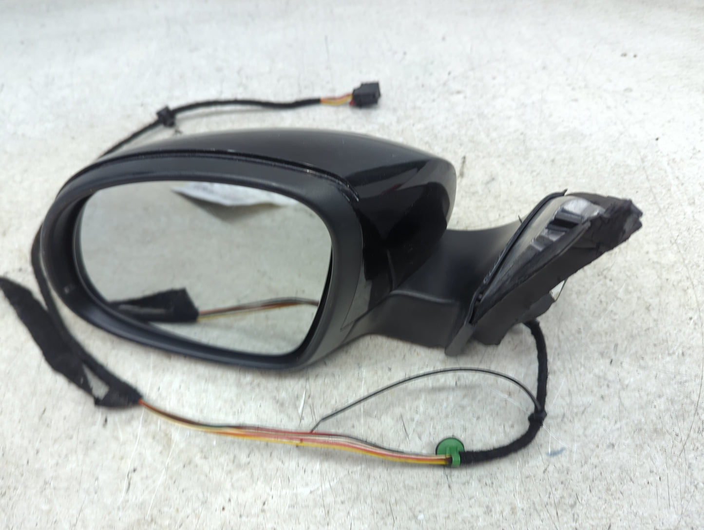 2009-2018 Volkswagen Tiguan Driver Side View Mirror - Left Door Mirror OEM Used - Oemusedautoparts1.com