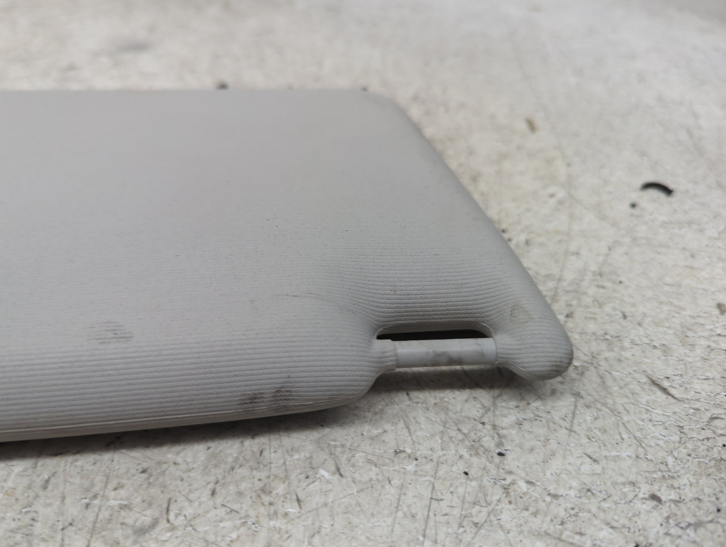 2017 Volkswagen Tiguan Sun Visor Shade Replacement Driver Left Mirror Fits OEM Used Auto Parts - Oemusedautoparts1.com