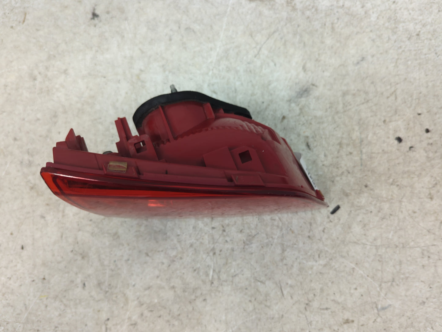 2017 Volkswagen Tiguan Tail Light Assembly Driver Left OEM P/N:179632 Fits OEM Used Auto Parts - Oemusedautoparts1.com