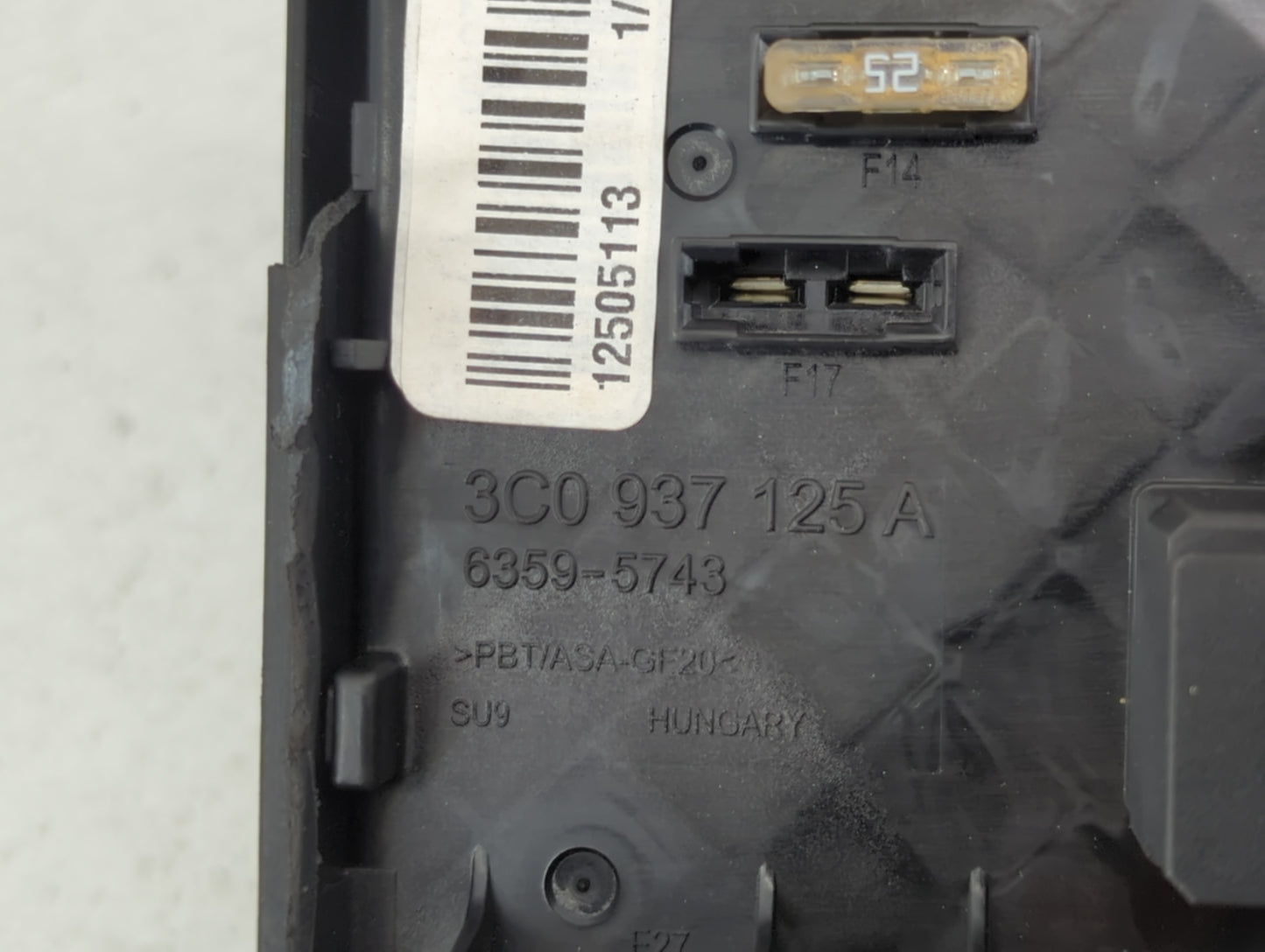 2012-2018 Volkswagen Tiguan Fusebox Fuse Box Panel Relay Module P/N:3C0 937 125 A 6359-5743 Fits OEM Used Auto Parts - Oemus