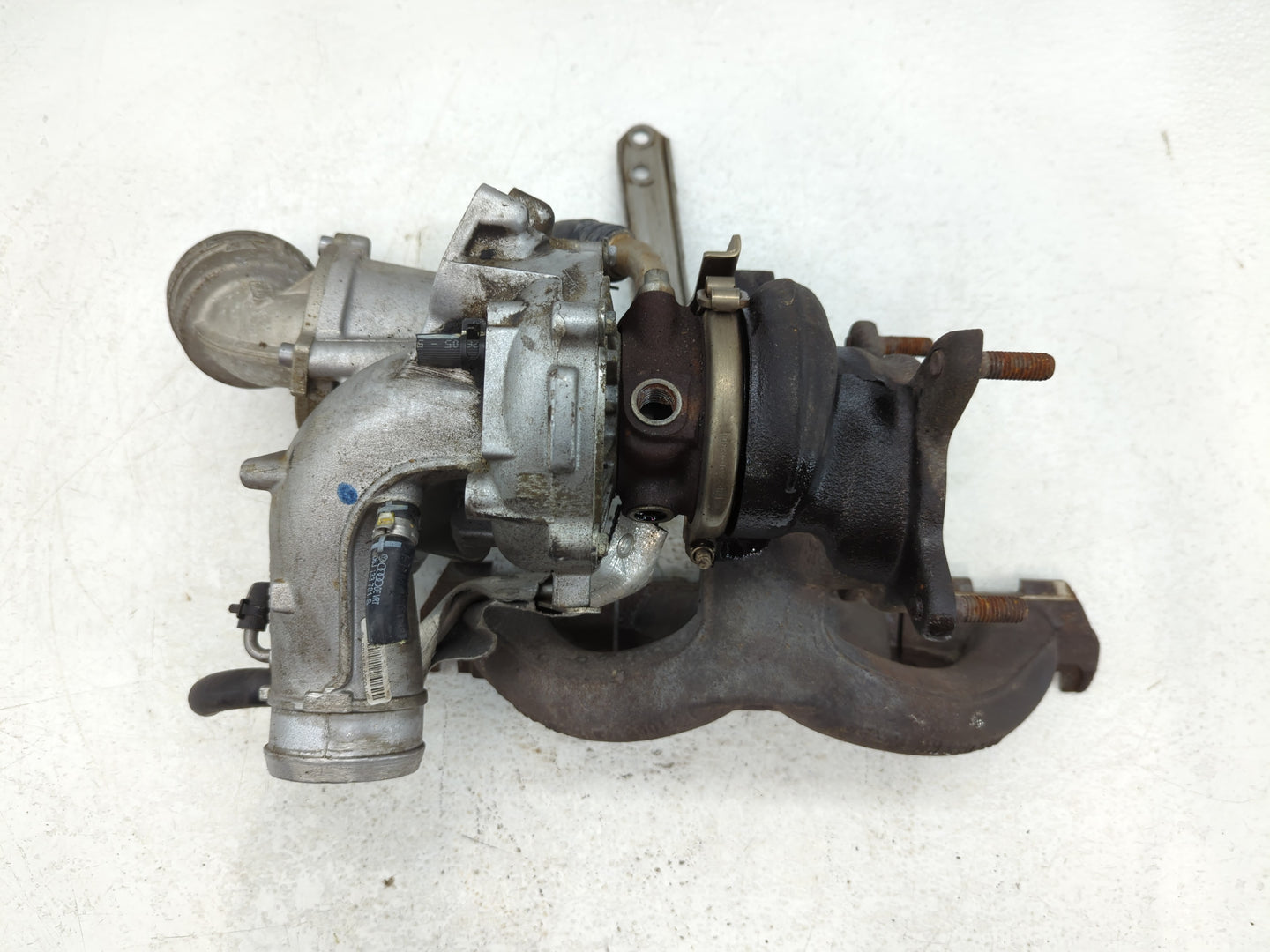 2009 Volkswagen Tiguan Turbocharger Exhaust Manifold With Turbo Charger - Oemusedautoparts1.com