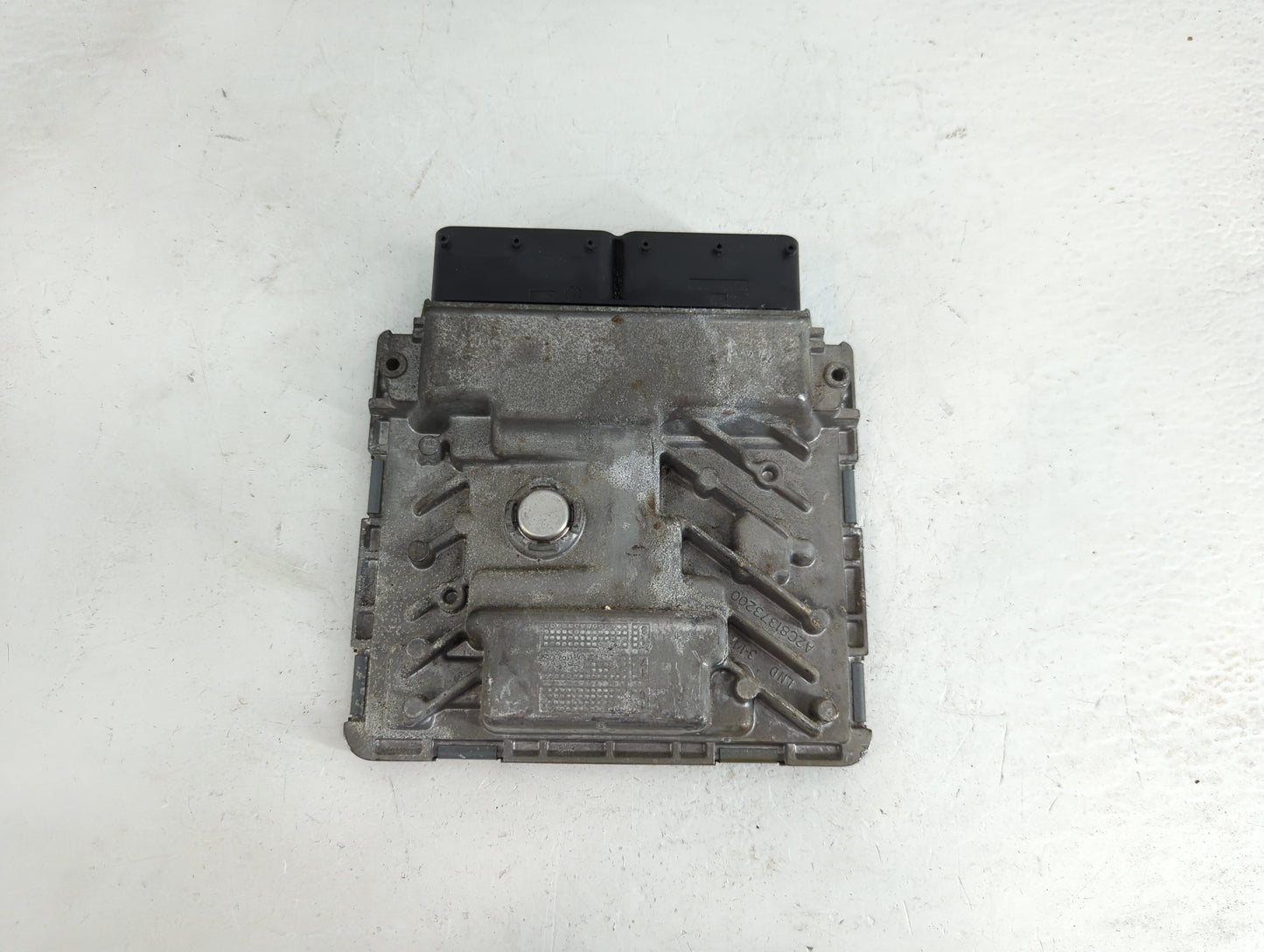 2017 Volkswagen Passat Passat PCM Engine Control Computer ECU ECM PCU OEM P/N:06K 907 425 C Fits OEM Used Auto Parts - Oemus
