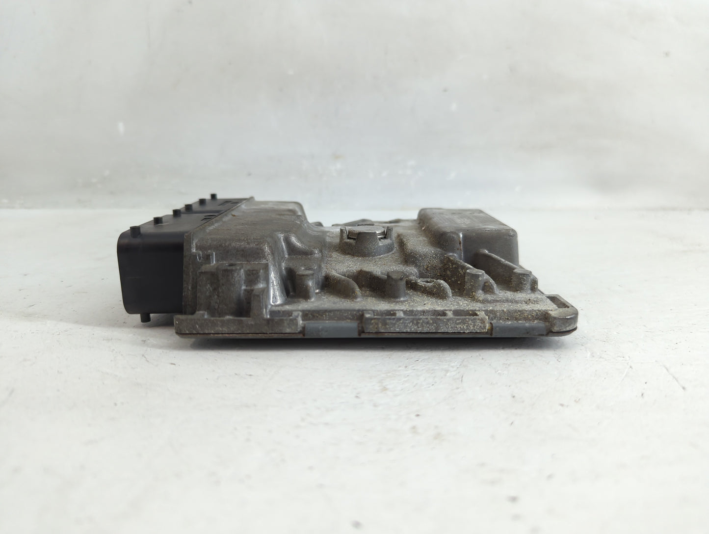 2017 Volkswagen Passat Passat PCM Engine Control Computer ECU ECM PCU OEM P/N:06K 907 425 C Fits OEM Used Auto Parts - Oemus