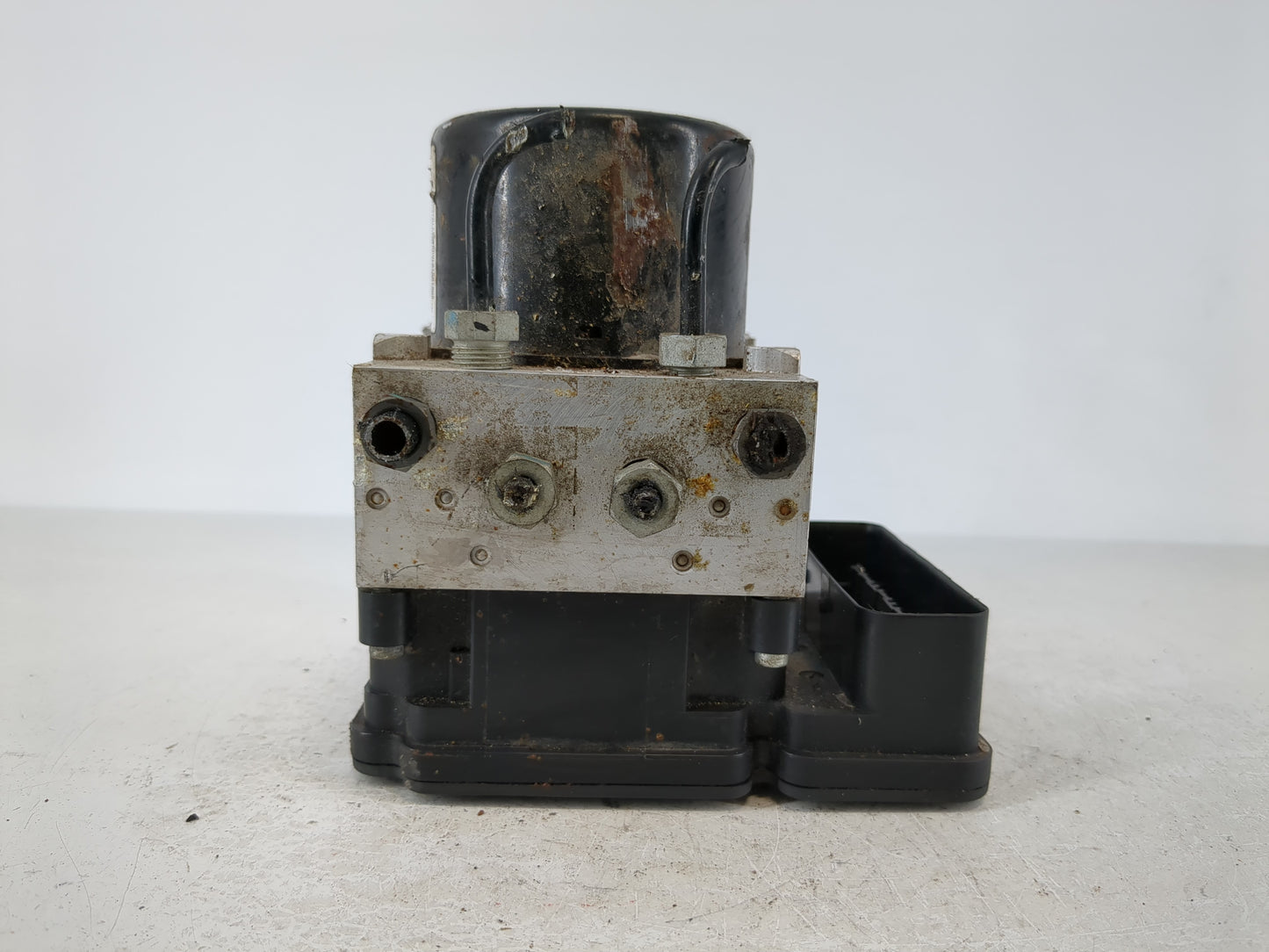 2015-2018 Volvo S60 ABS Pump Control Module Replacement P/N:P31423348 Fits Fits 2015 2016 2017 2018 OEM Used Auto Parts - Oe