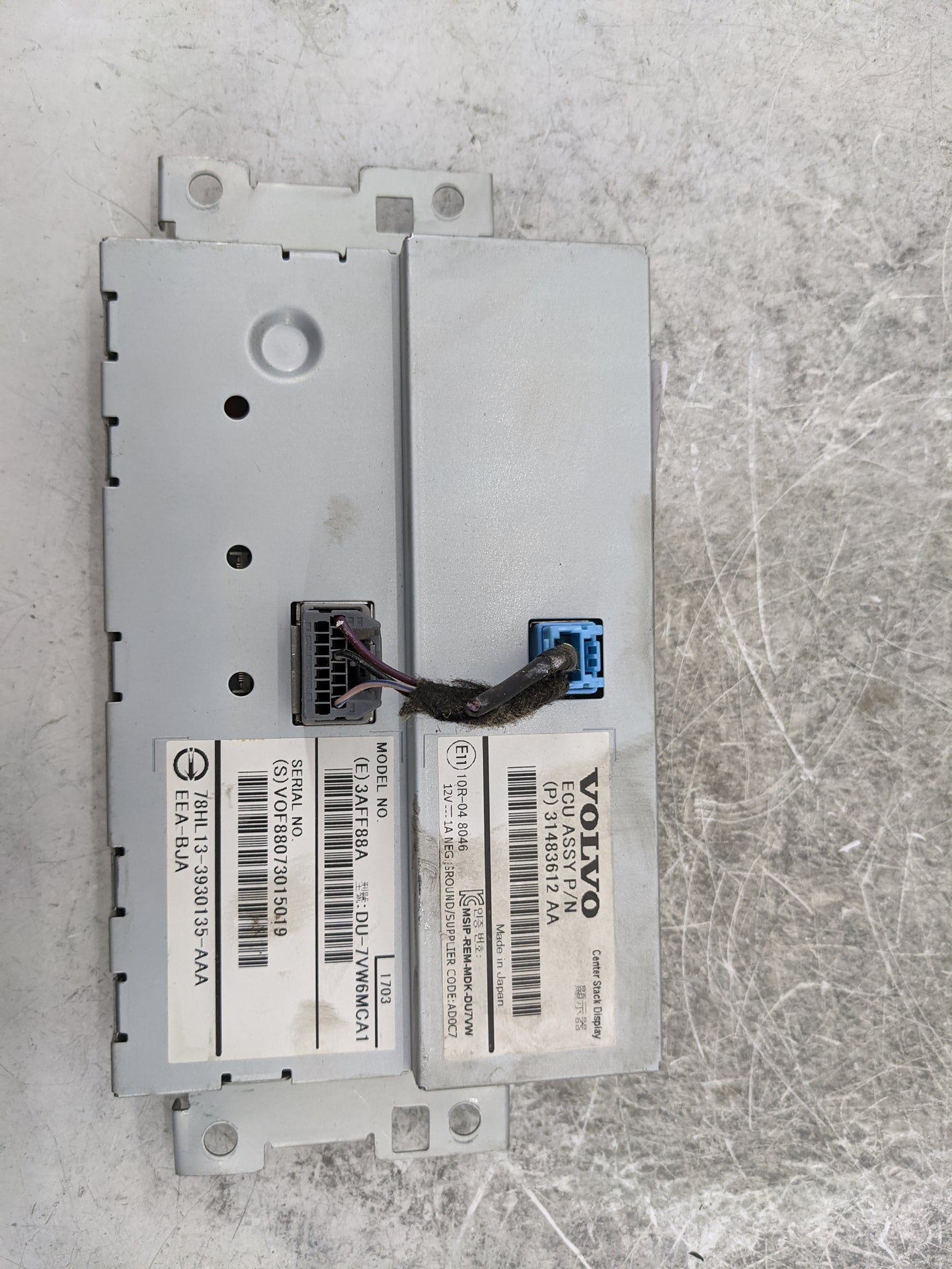 2015-2018 Volvo S60 Information Display Screen 1468987 - Oemusedautoparts1.com