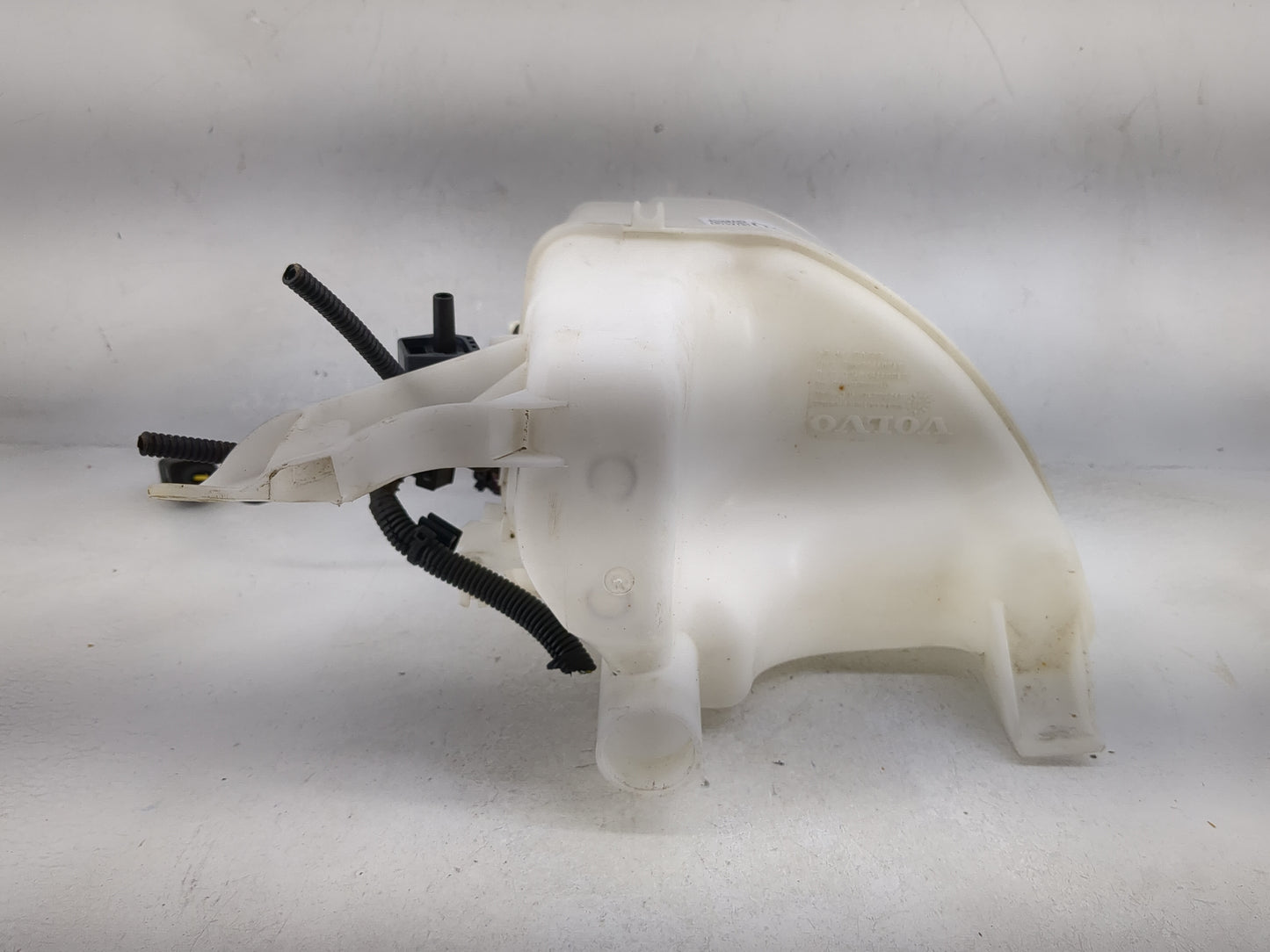2017 Volvo S60 Windshield Washer Fluid Reservoir Bottle - Oemusedautoparts1.com