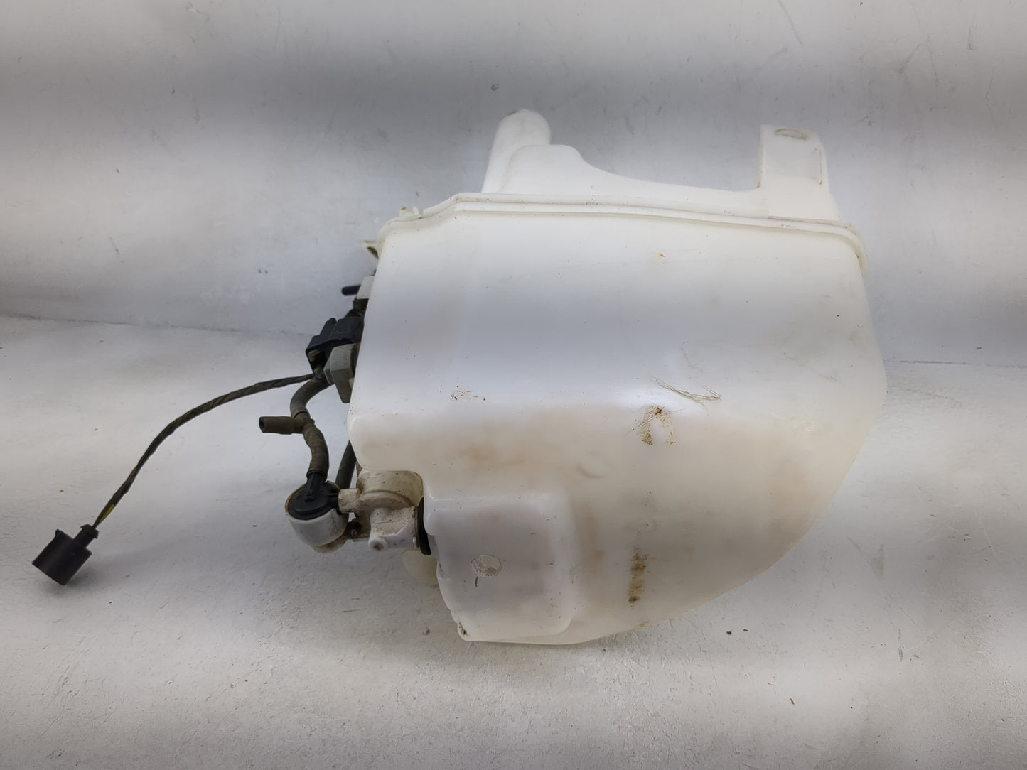 2017 Volvo S60 Windshield Washer Fluid Reservoir Bottle - Oemusedautoparts1.com