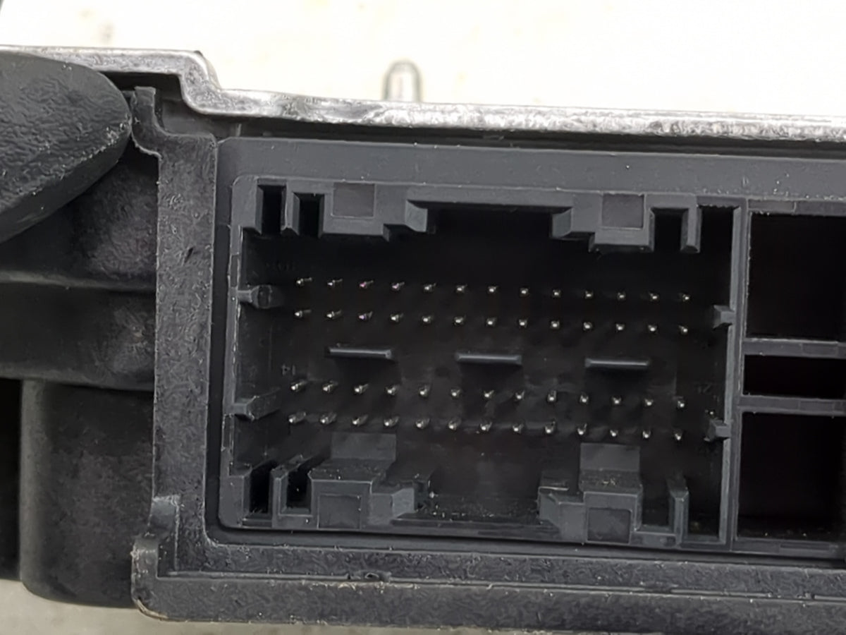 2016-2018 Volvo S60 Srs Safety Restraint System Module - Oemusedautoparts1.com