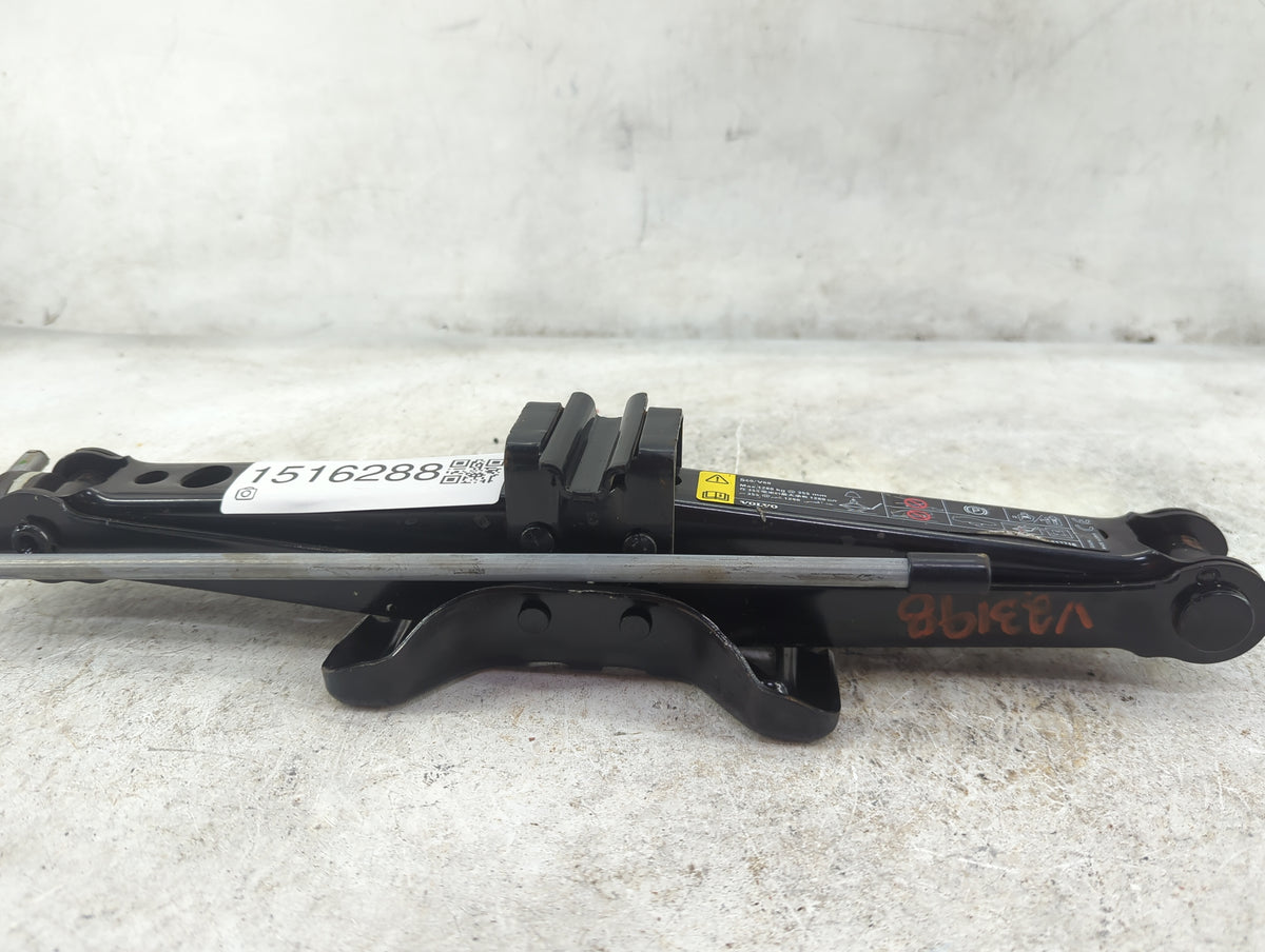 2017 Volvo S60 Spare Scissor Car Jack Black - Oemusedautoparts1.com