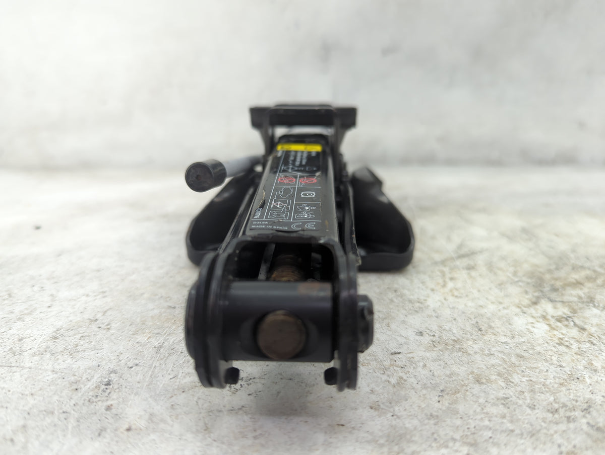 2017 Volvo S60 Spare Scissor Car Jack Black - Oemusedautoparts1.com