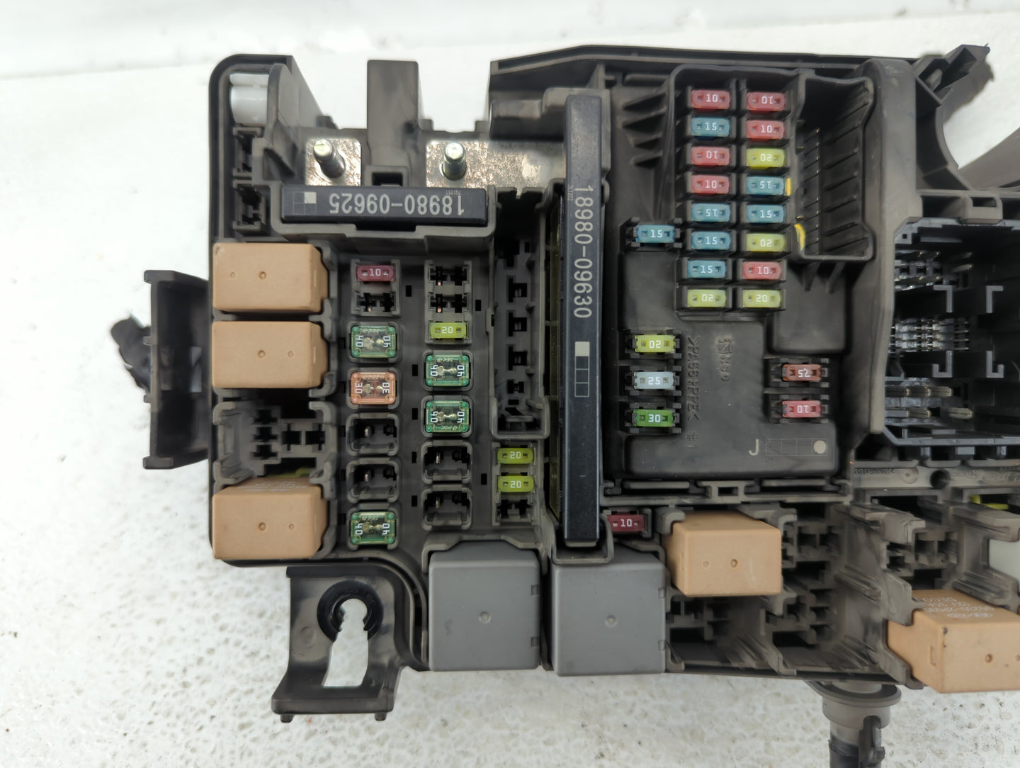 2014-2018 Volvo S60 Fusebox Fuse Box Panel Relay Module P/N:1712150935 Fits Fits 2012 2014 2015 2016 2017 2018 OEM Used Auto