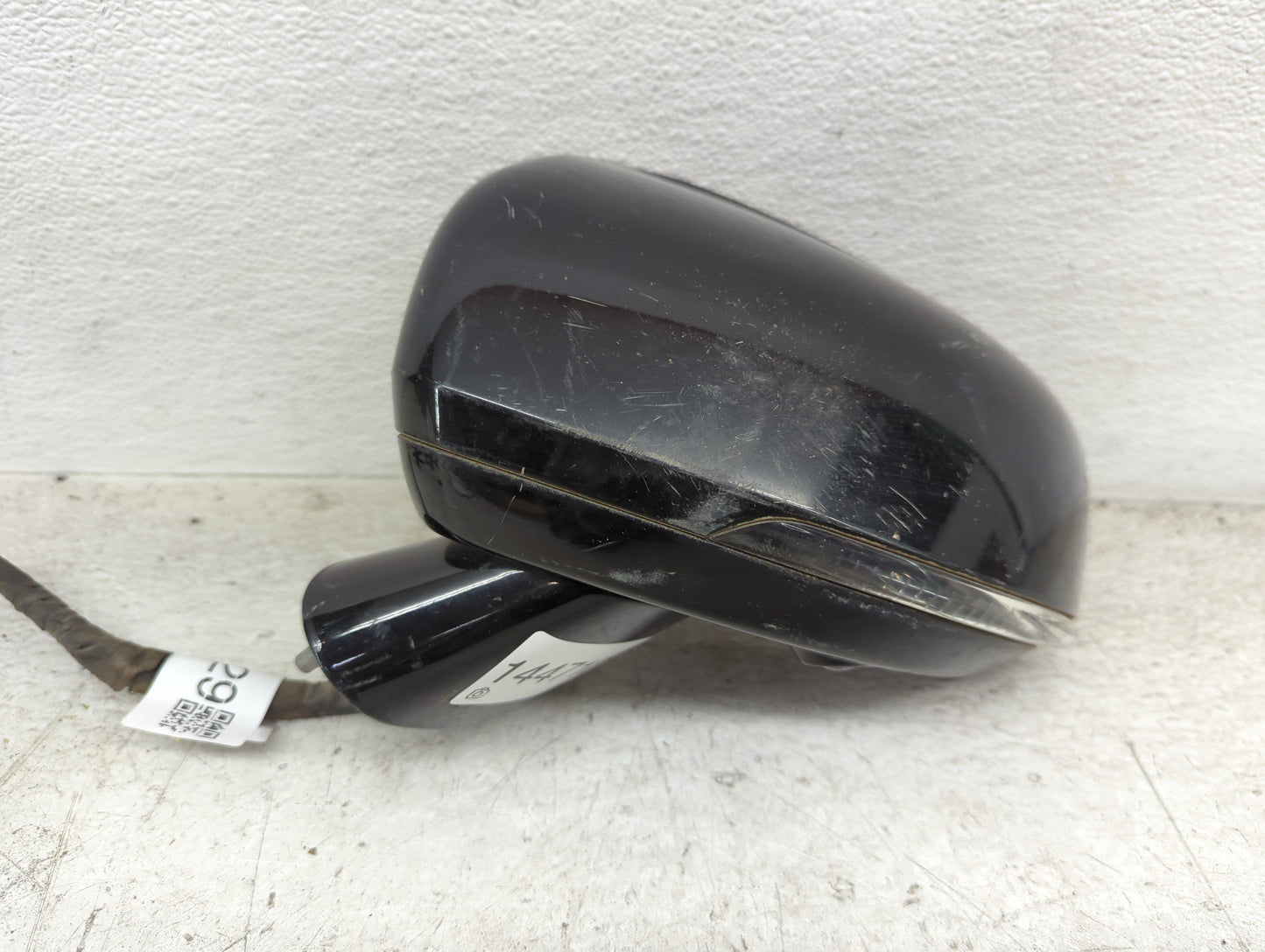 2017-2020 Volvo S90 Driver Side View Mirror - Left Door Mirror OEM Used - Oemusedautoparts1.com