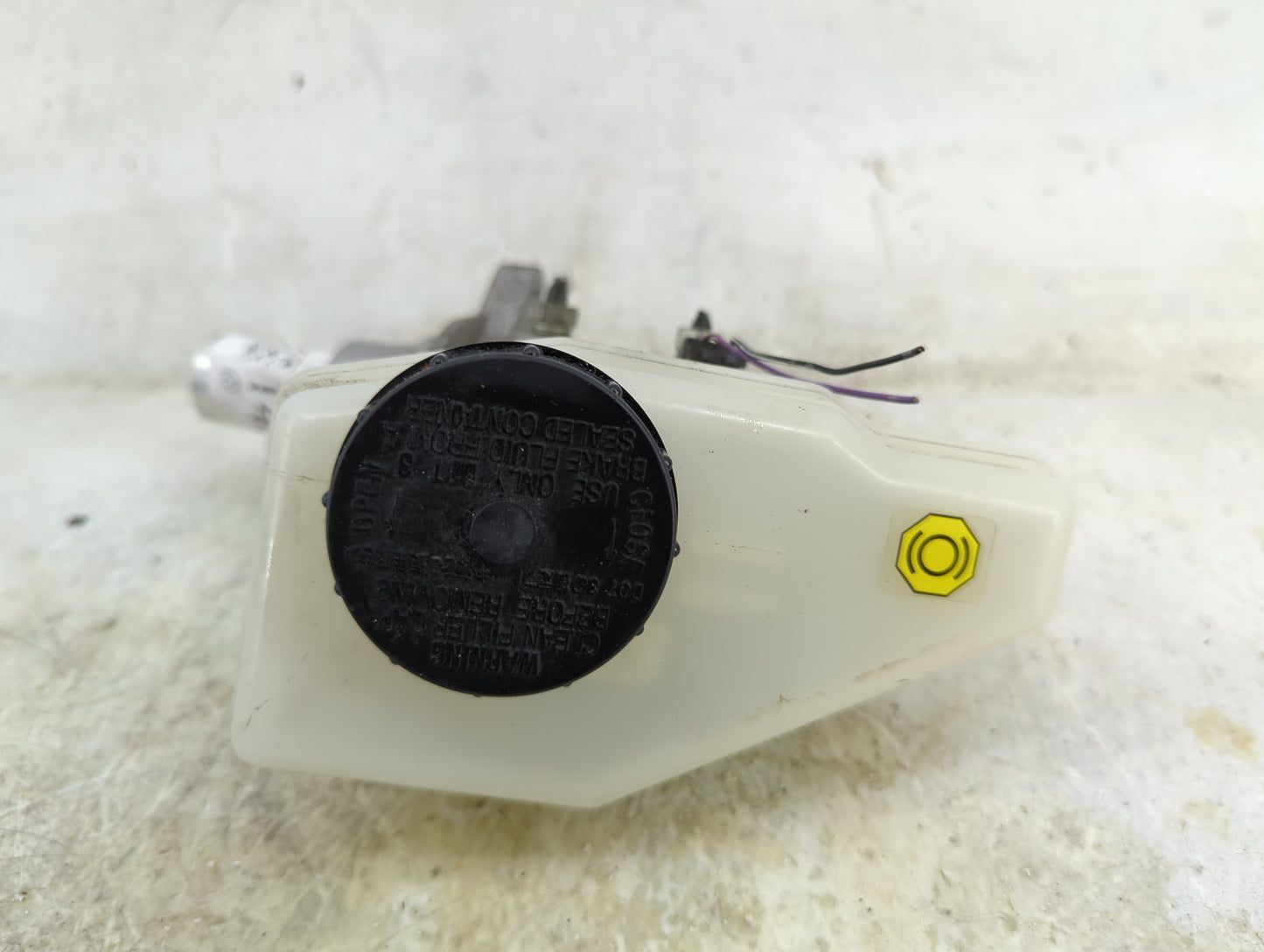 2013-2018 Volvo V60 Brake Master Cylinder - Oemusedautoparts1.com