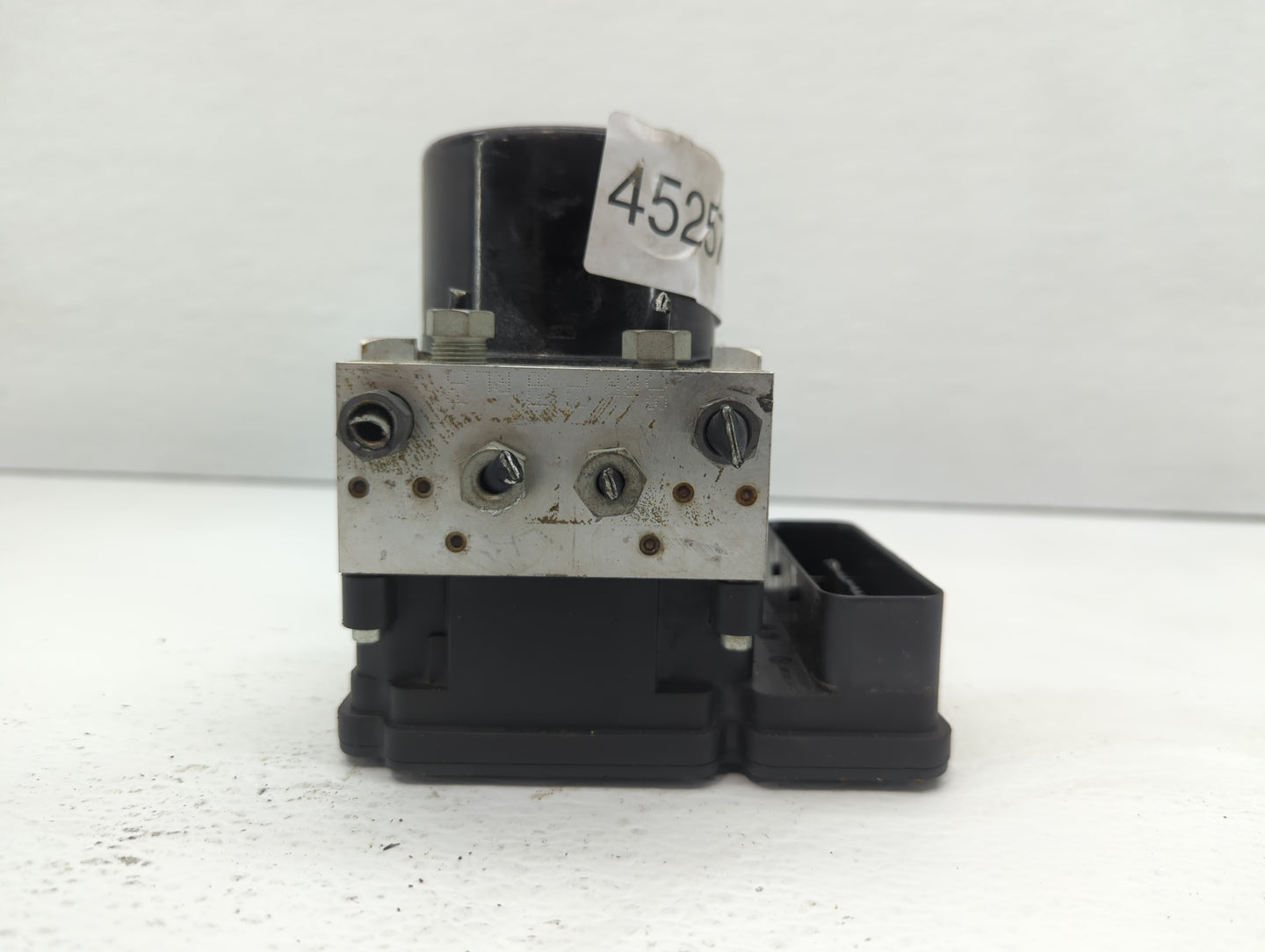 2015-2018 Volvo V60 ABS Pump Control Module Replacement P/N:P31423348 P31400544 Fits Fits 2015 2016 2017 2018 OEM Used Auto 