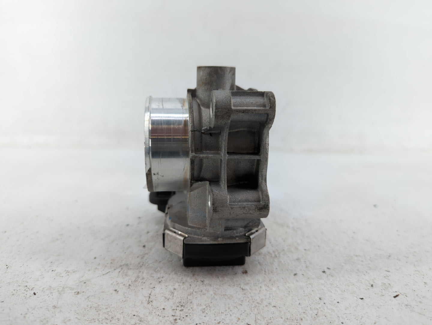 2015-2020 Volvo V60 Throttle Body P/N:1267 3014 Fits Fits 2015 2016 2017 2018 2019 2020 2021 OEM Used Auto Parts - Oemusedau